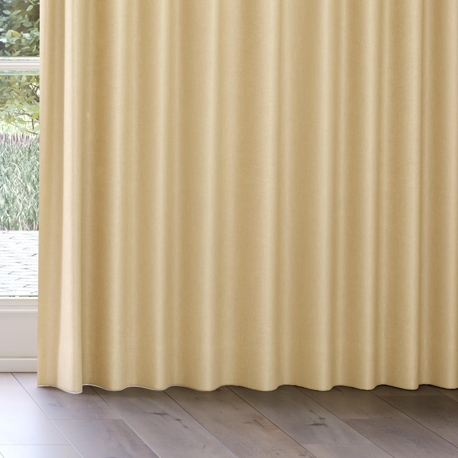 Bottom view of Bronco Cream, on curtain rail