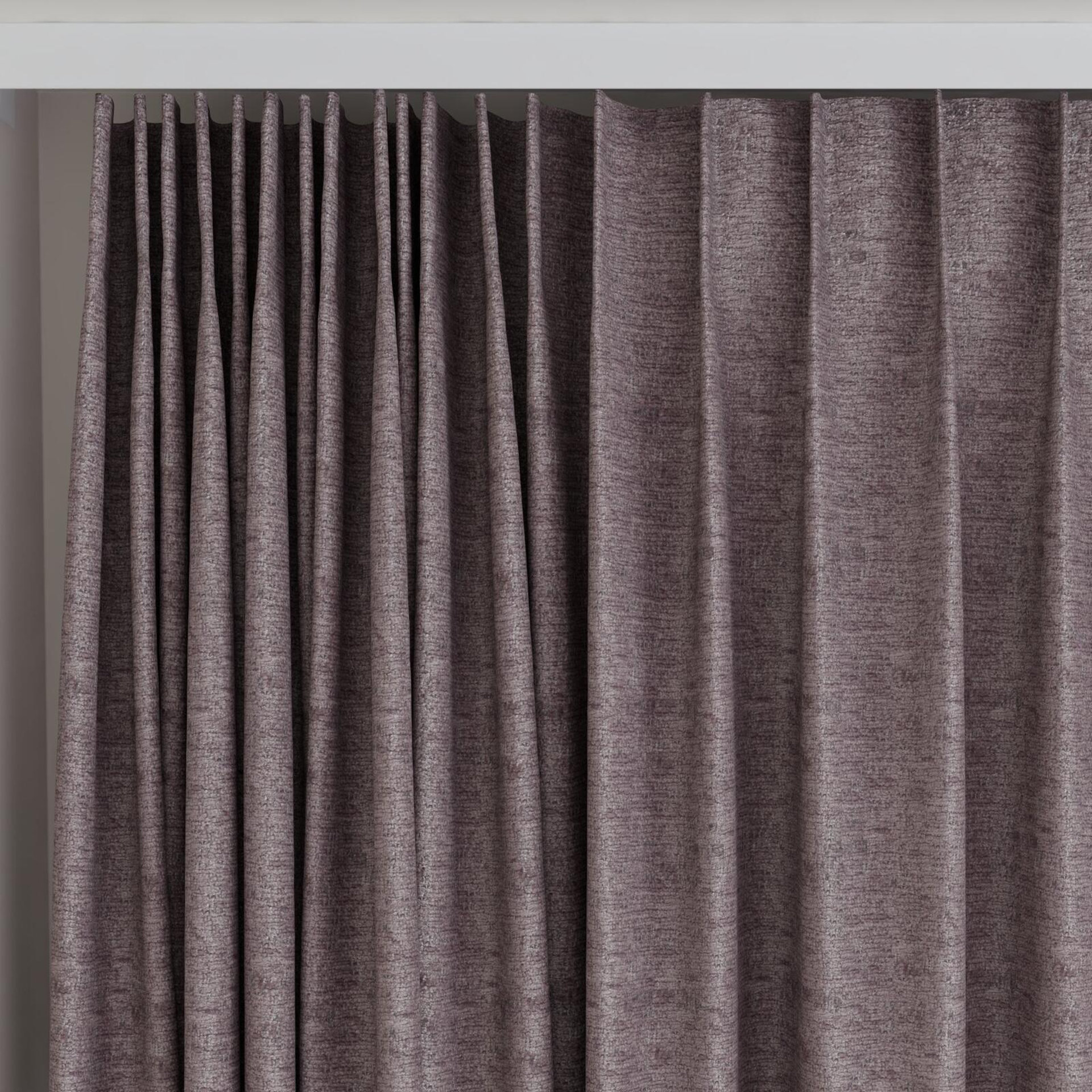Top view of Monsieur Griffin, on curtain rail