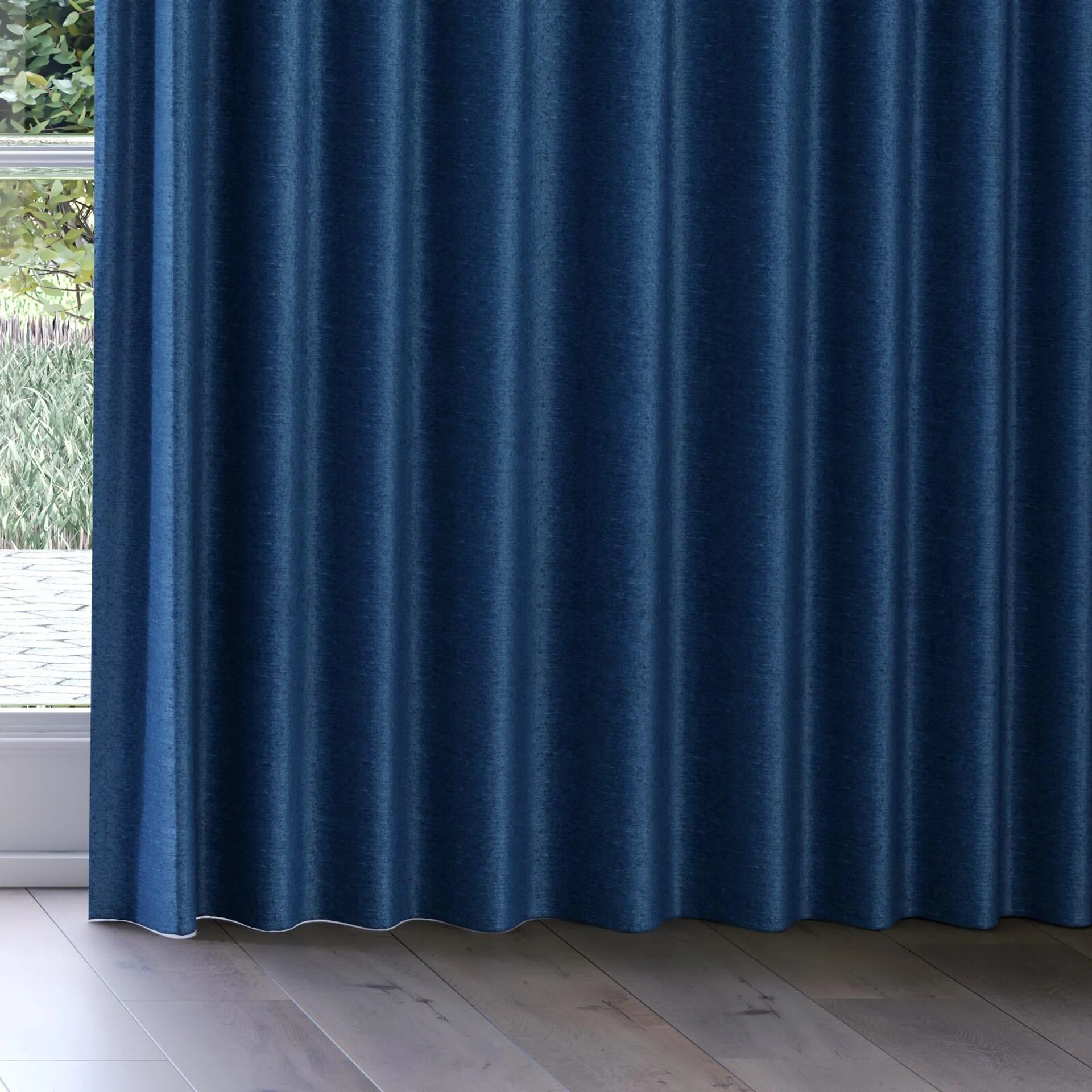 Bottom view of Lambada Stellar, on curtain rail