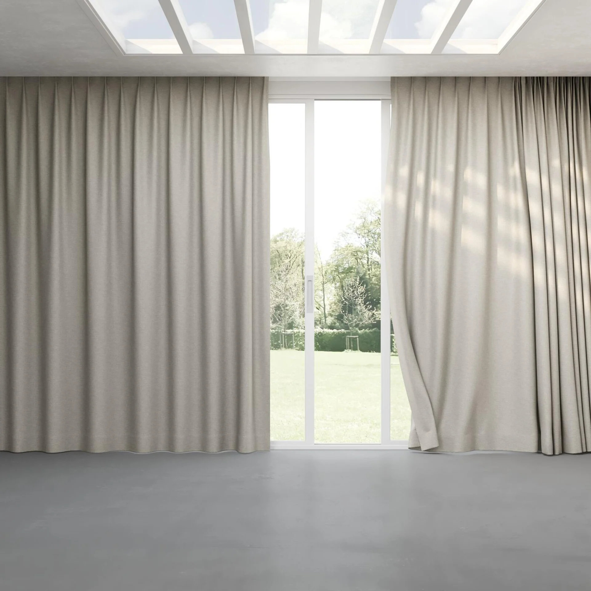 Full view of Bravo Aluminium, pinch pleat