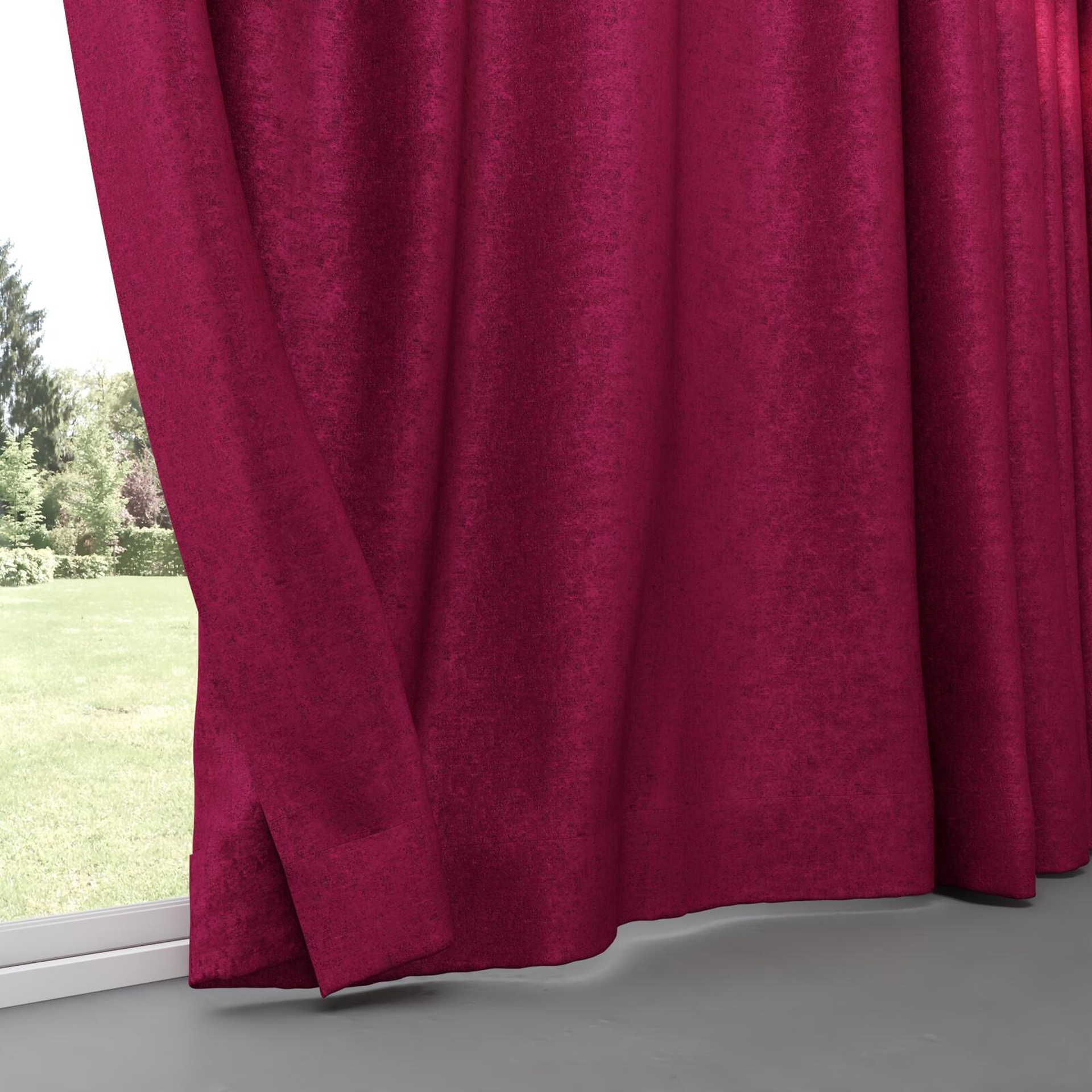 Bottom view of Hug Peony, pinch pleat
