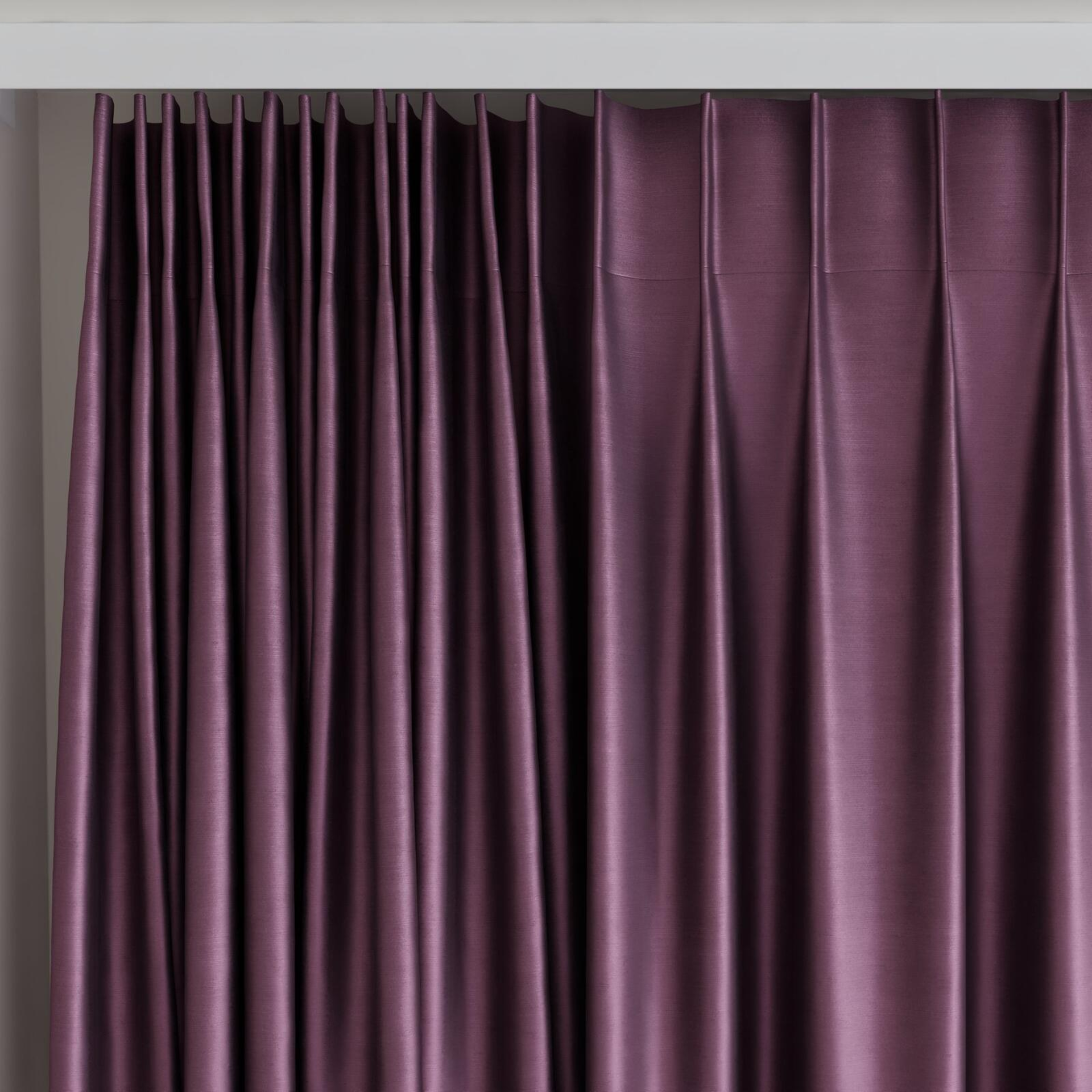 Top view of Mont Blanc Viola, on curtain rail