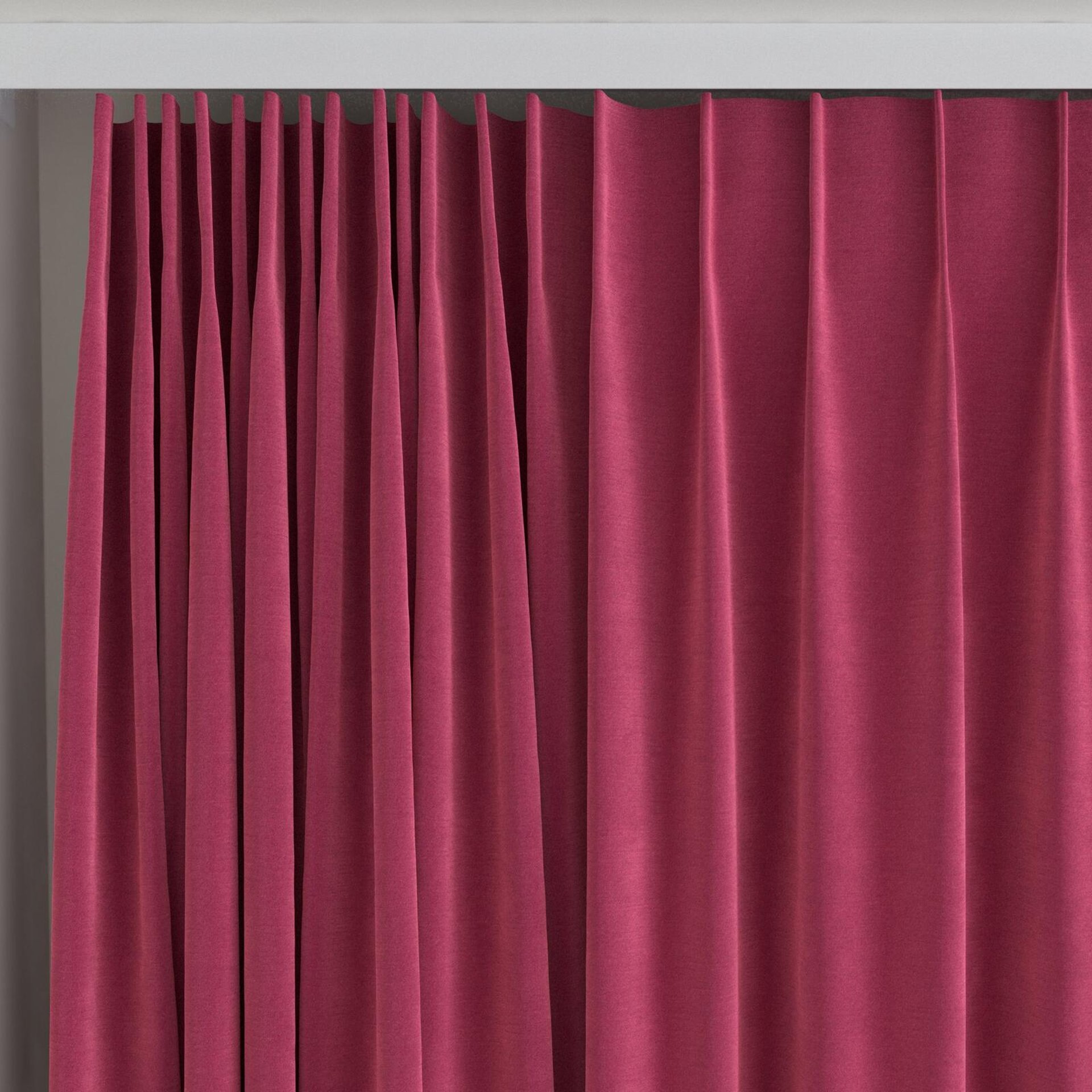 Top view of Moon Vino, on curtain rail