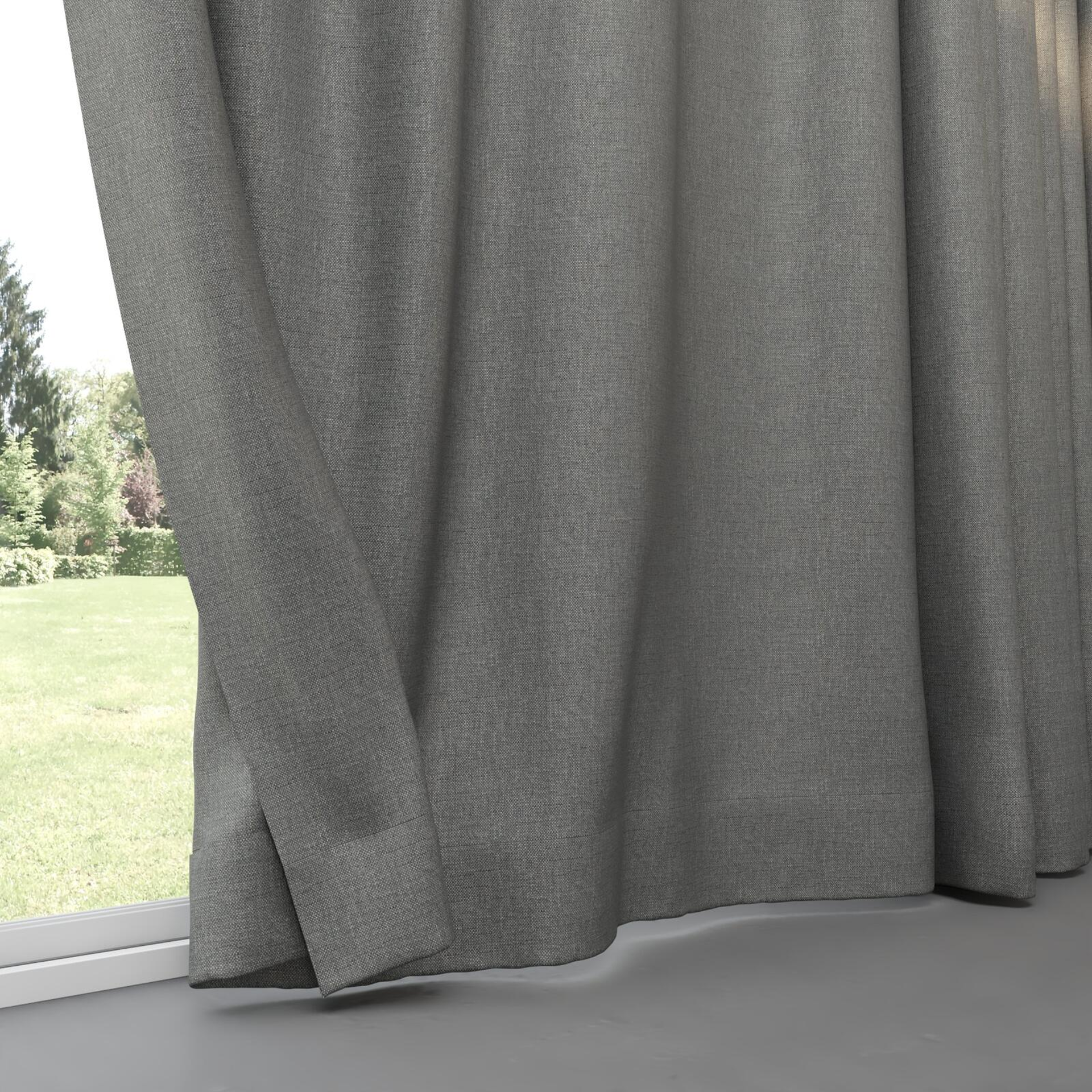 Bottom view of Gent Shadow, pinch pleat