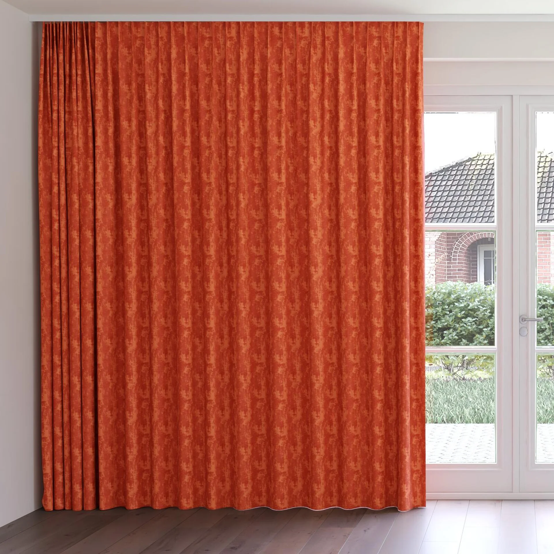 Front view of Innovation Terra, on curtain rail