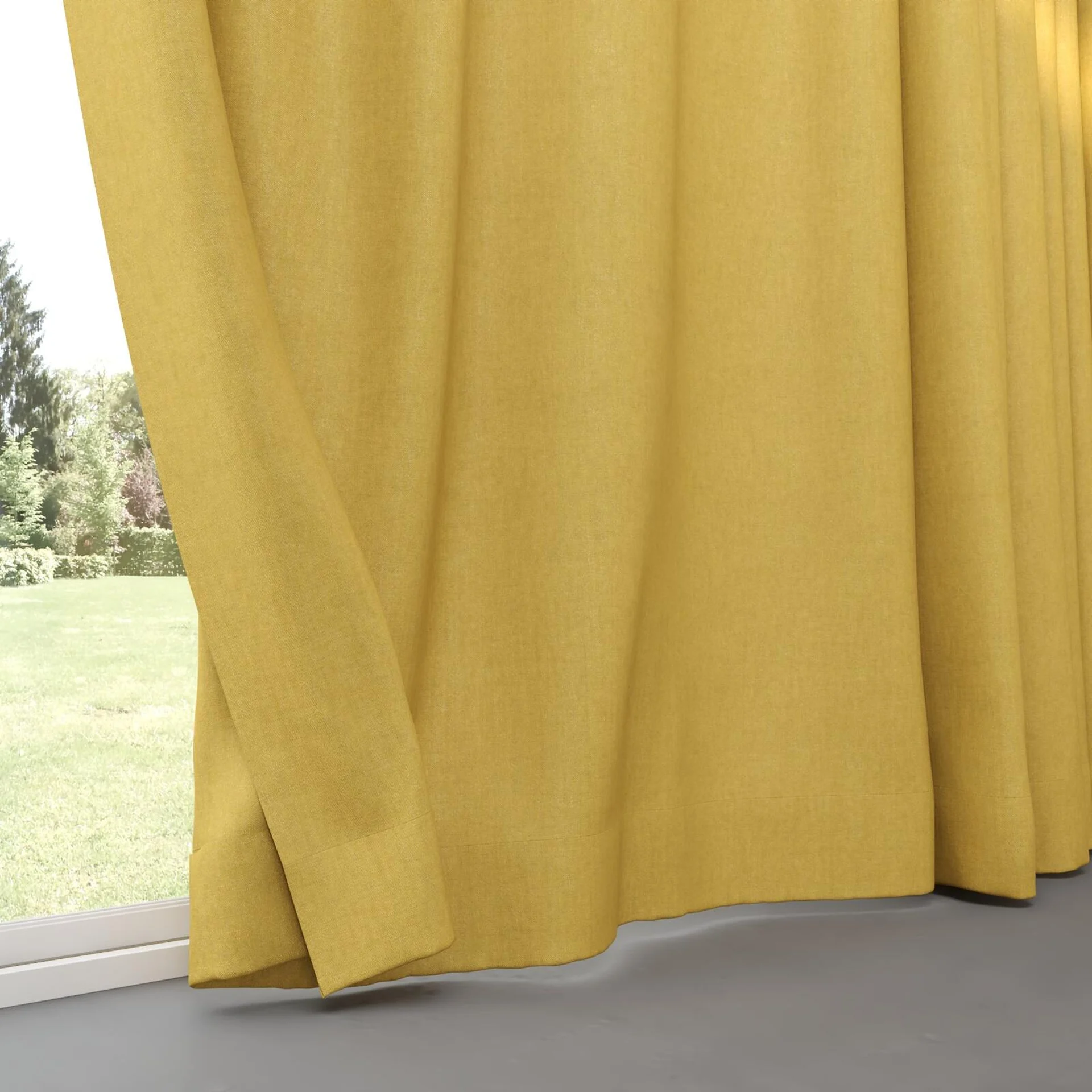 Bottom view of Rover Gold, pinch pleat