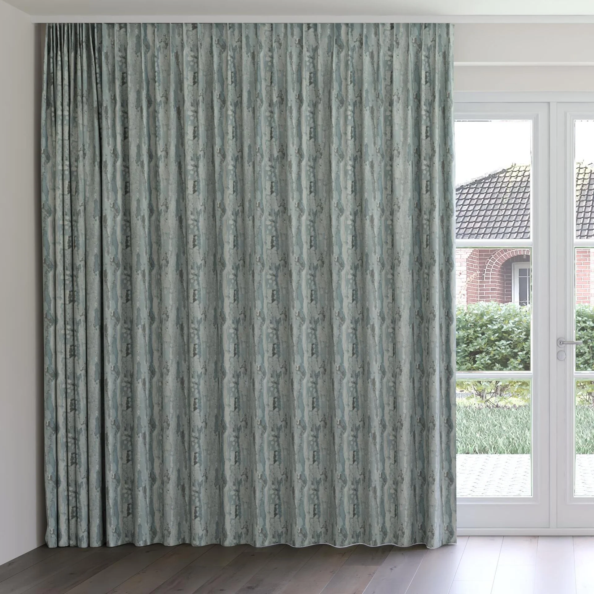 Front view of Jager Niagara, on curtain rail