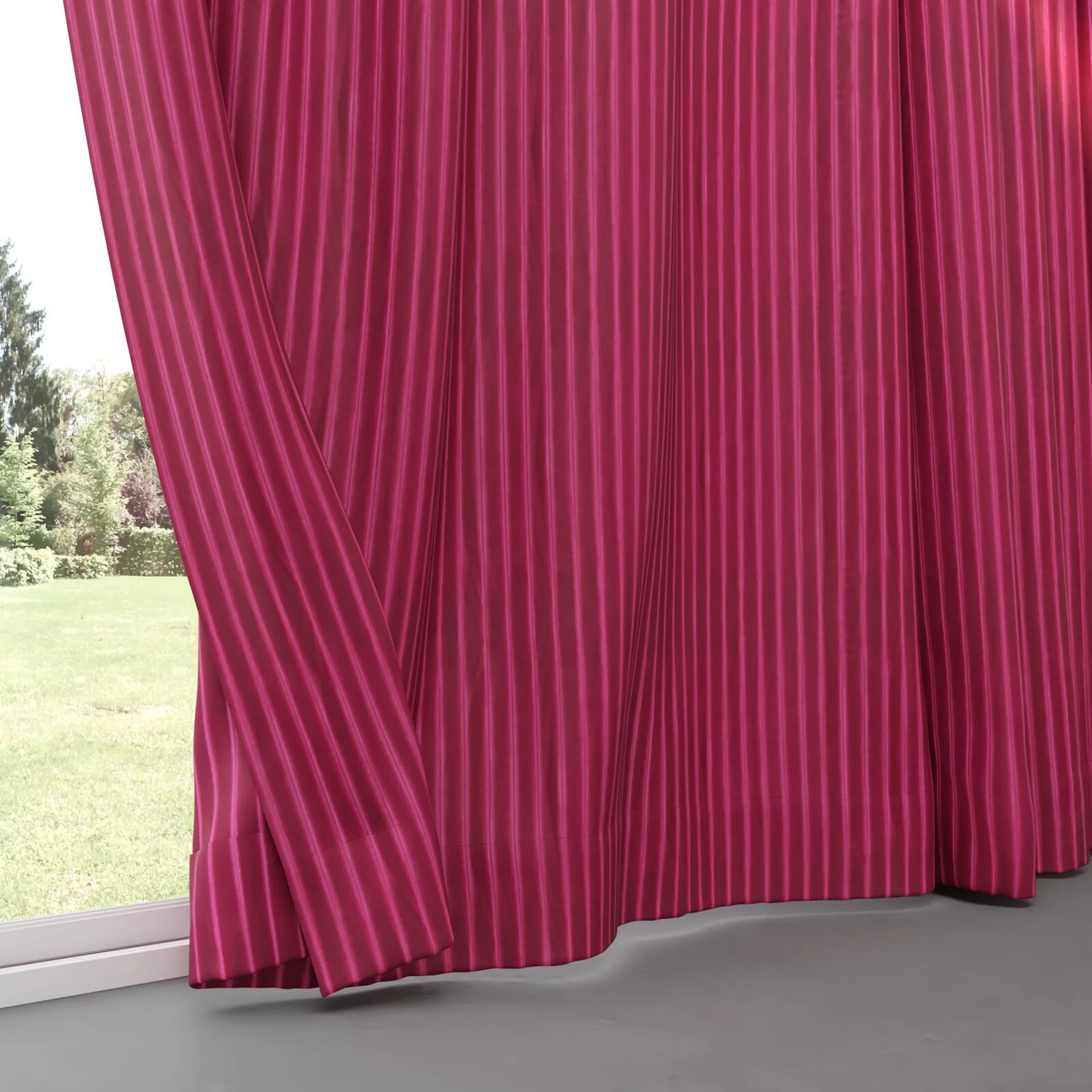 Bottom view of Cordial Passion, pinch pleat