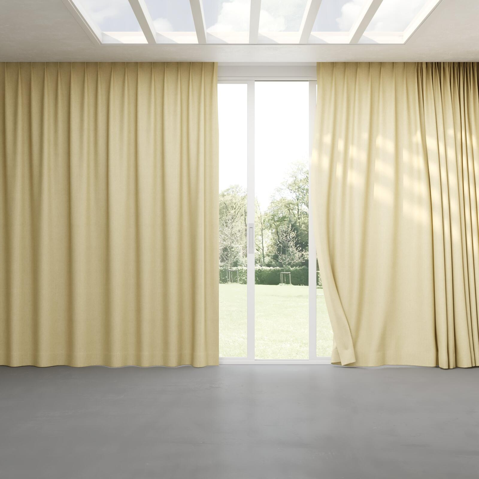 Full view of Rover Sand, pinch pleat