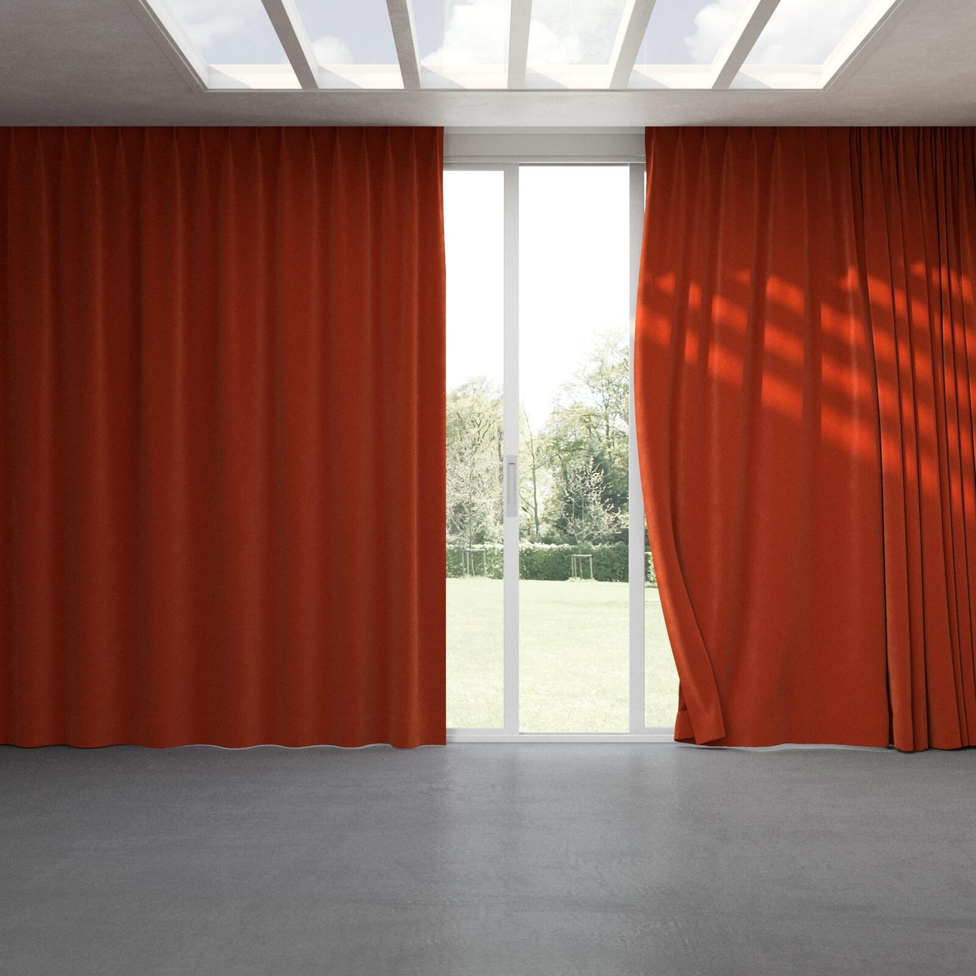 Full view of Verbier Sienna, pinch pleat