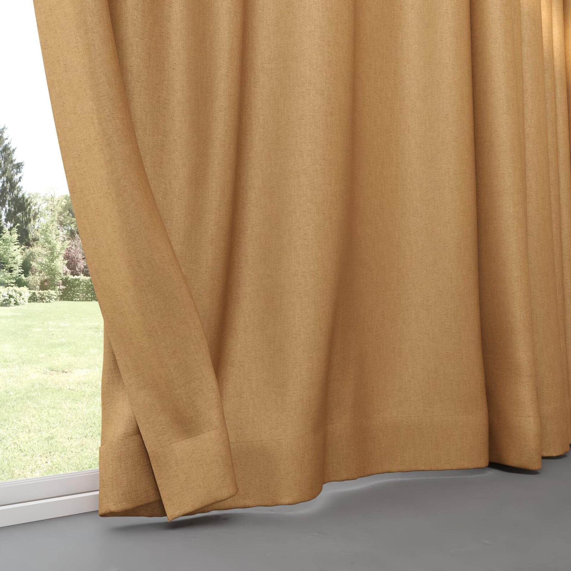Bottom view of Bronco Cinnamon, pinch pleat