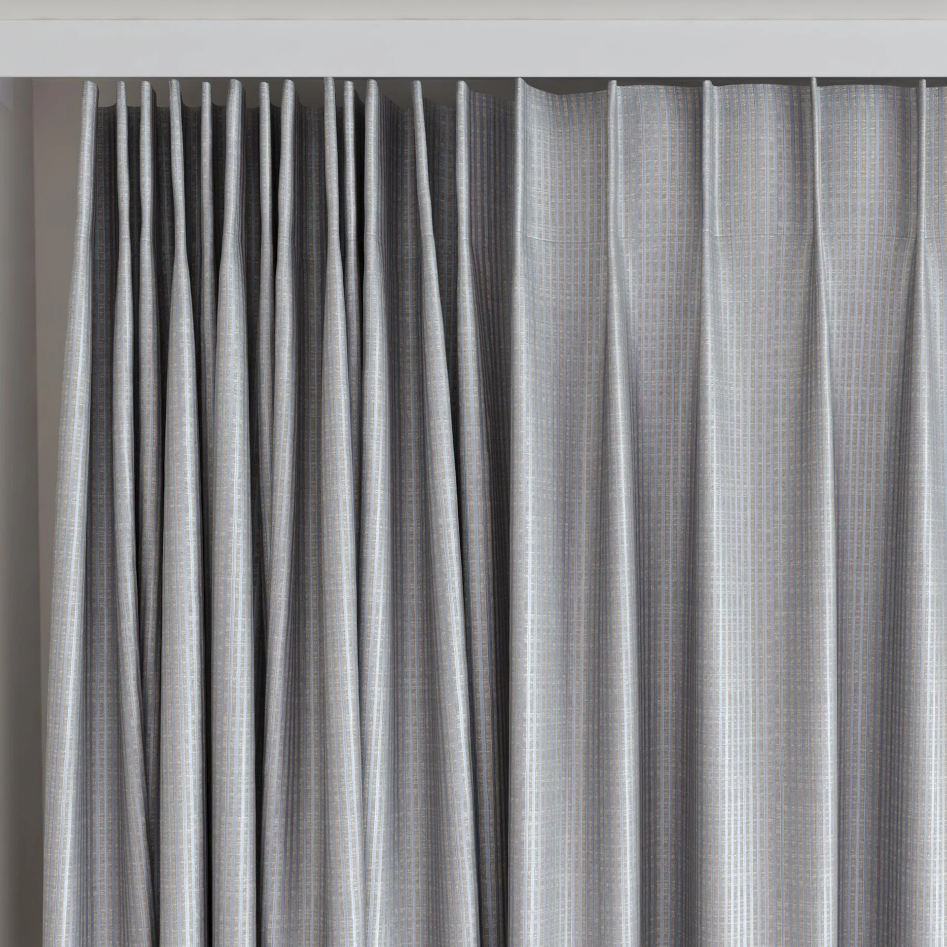 Top view of Leonardo Ocean, on curtain rail