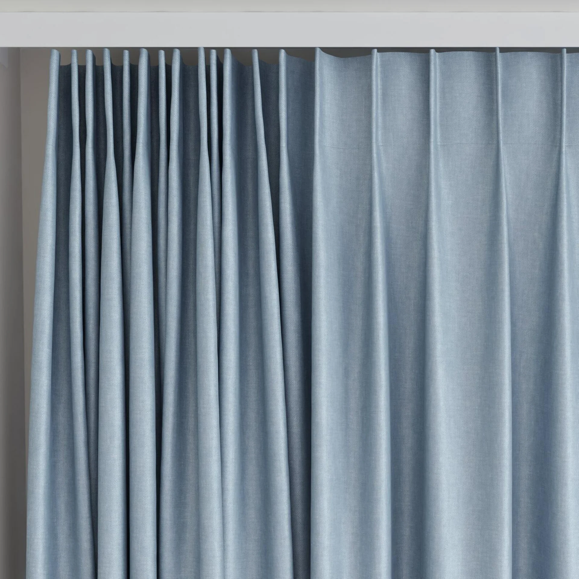 Top view of Glamour Sky, on curtain rail