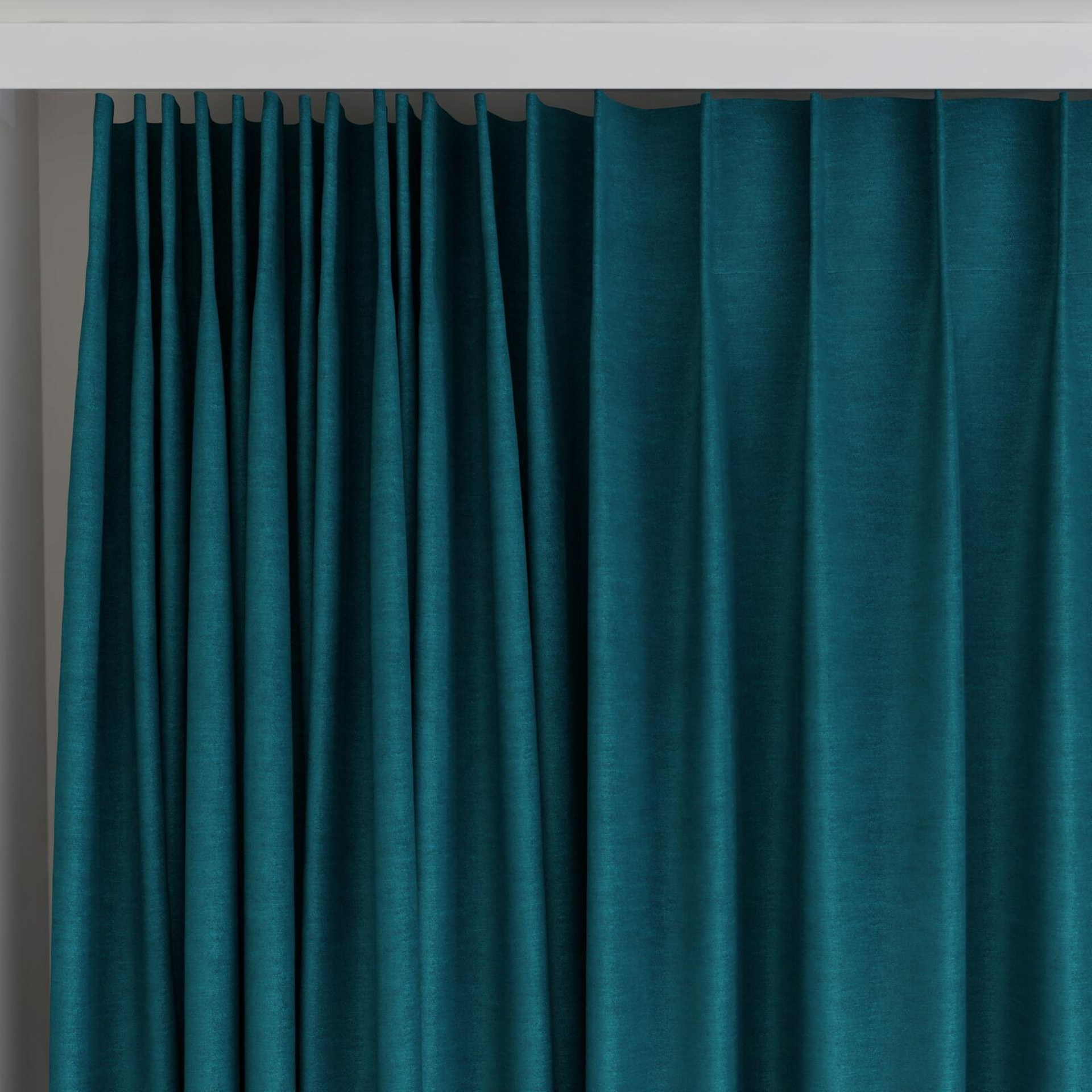 Top view of Baron Emerald, on curtain rail