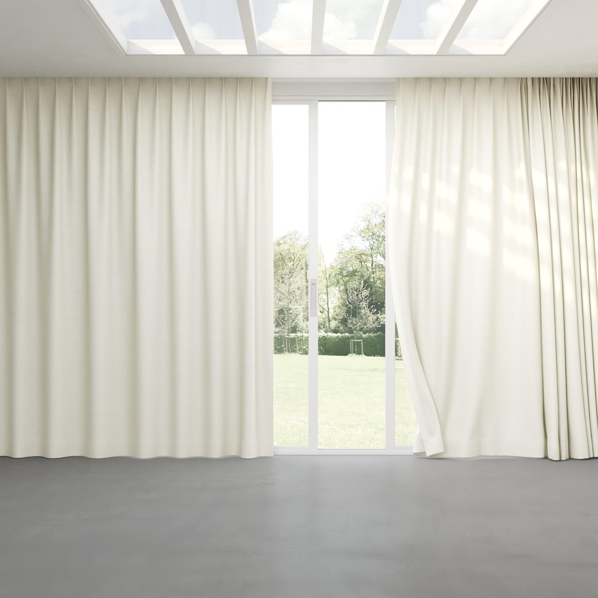 Full view of Bronco Wool, pinch pleat