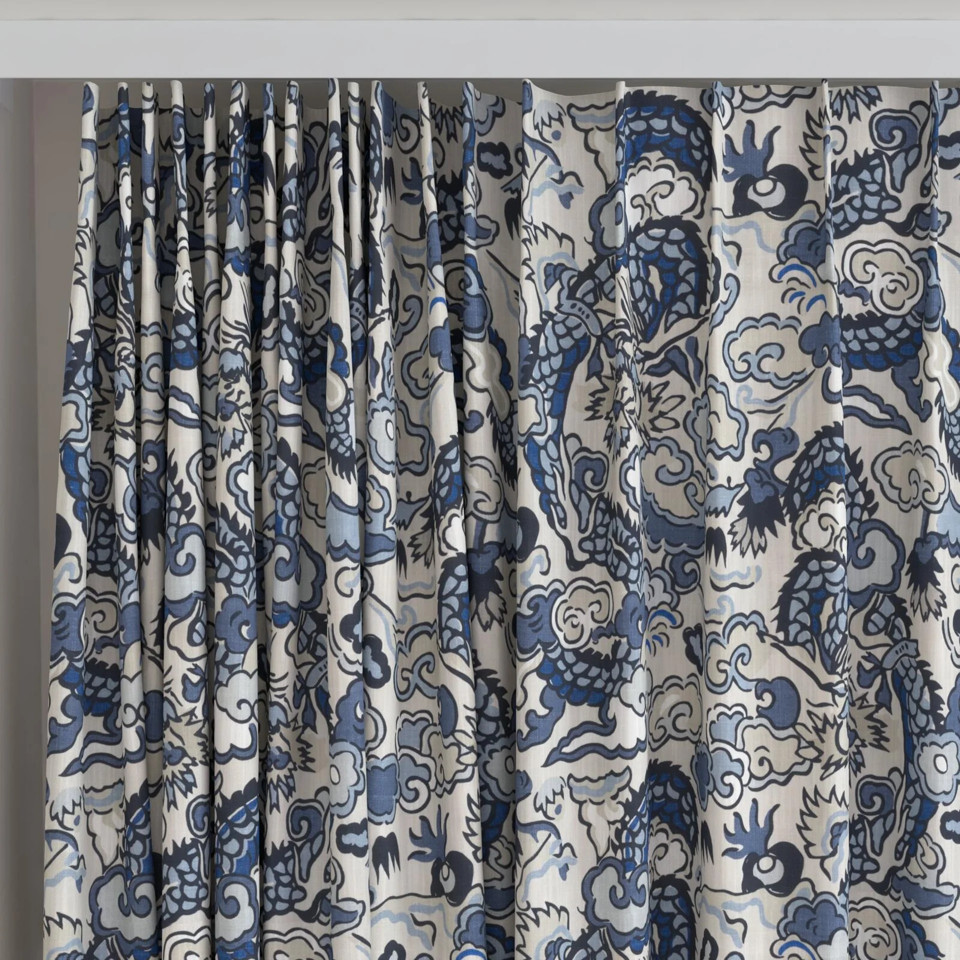 Top view of Komodo Dragon Porcelain, on curtain rail