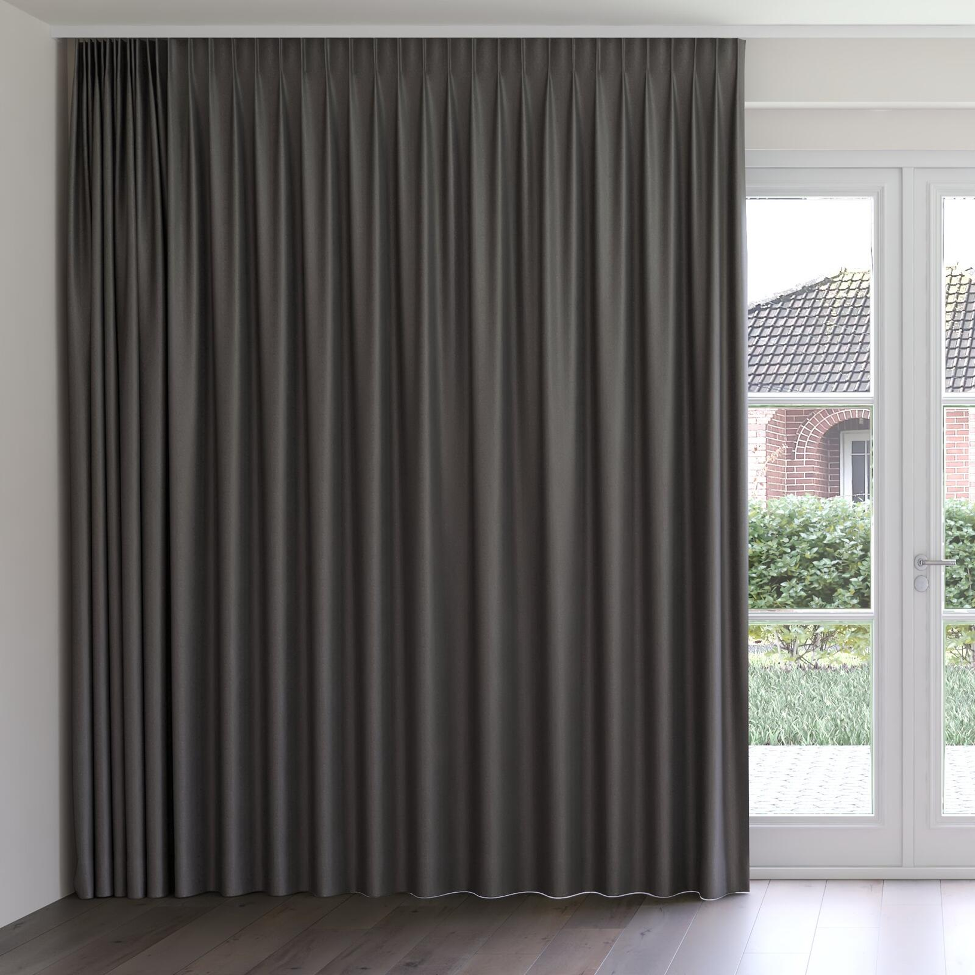 Front view of Taylor Fossil, on curtain rail