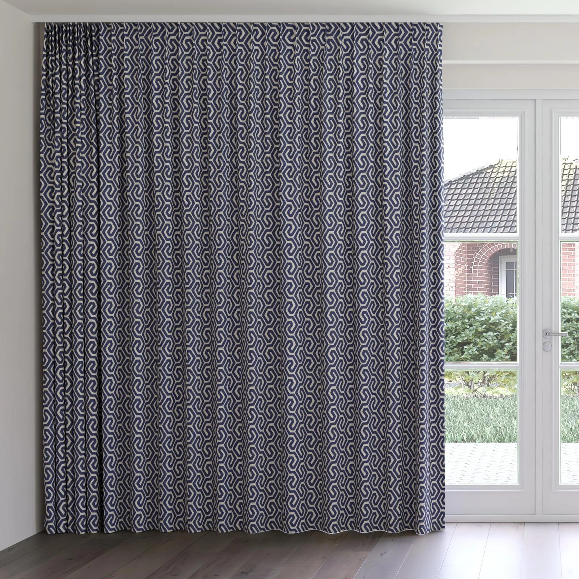 Front view of Comdeca Ink, on curtain rail