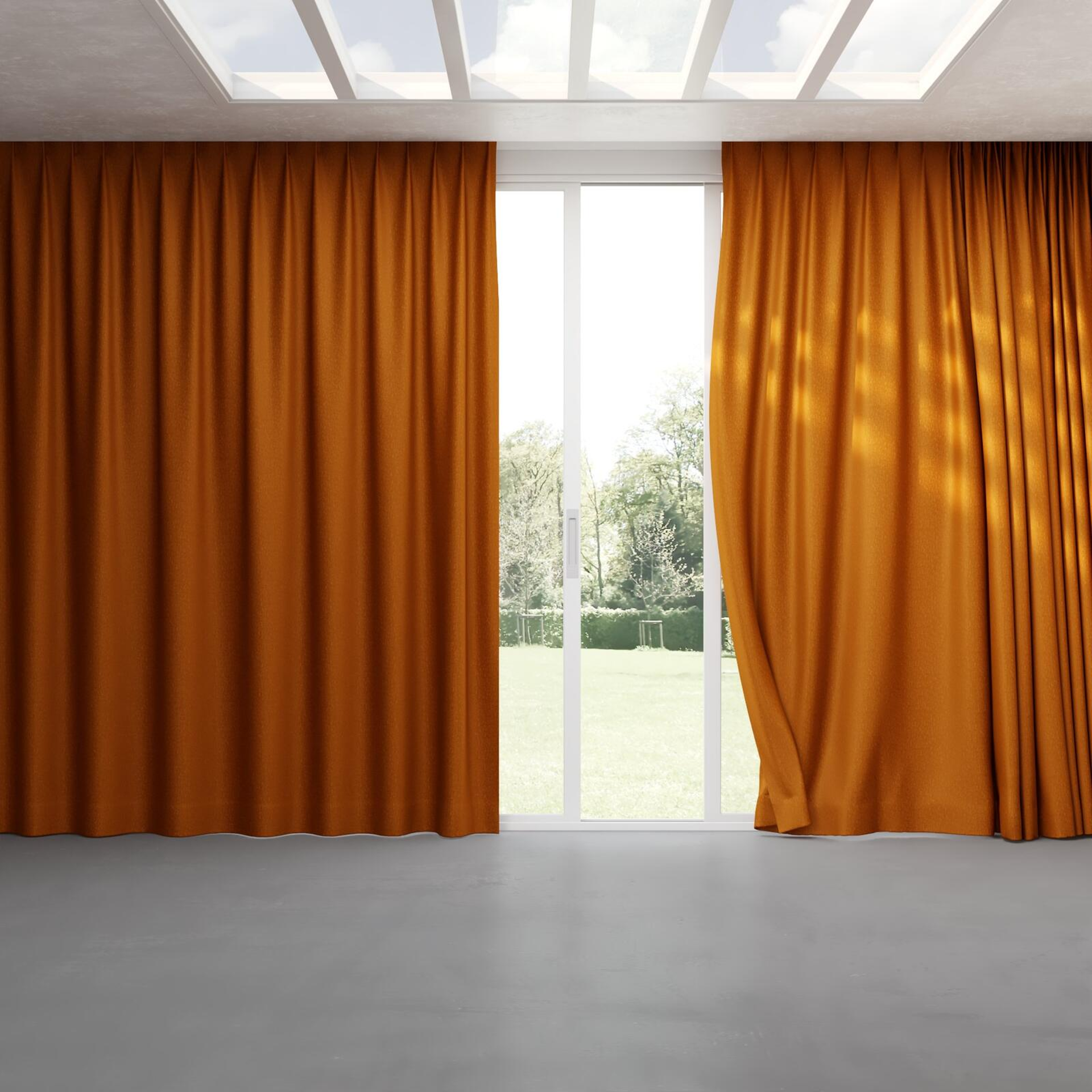 Full view of Rewind Fox, pinch pleat