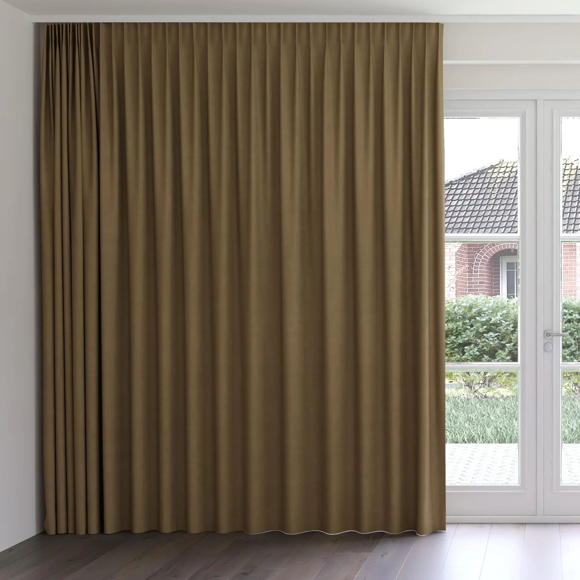 Front view of Lech Biscuit, on curtain rail