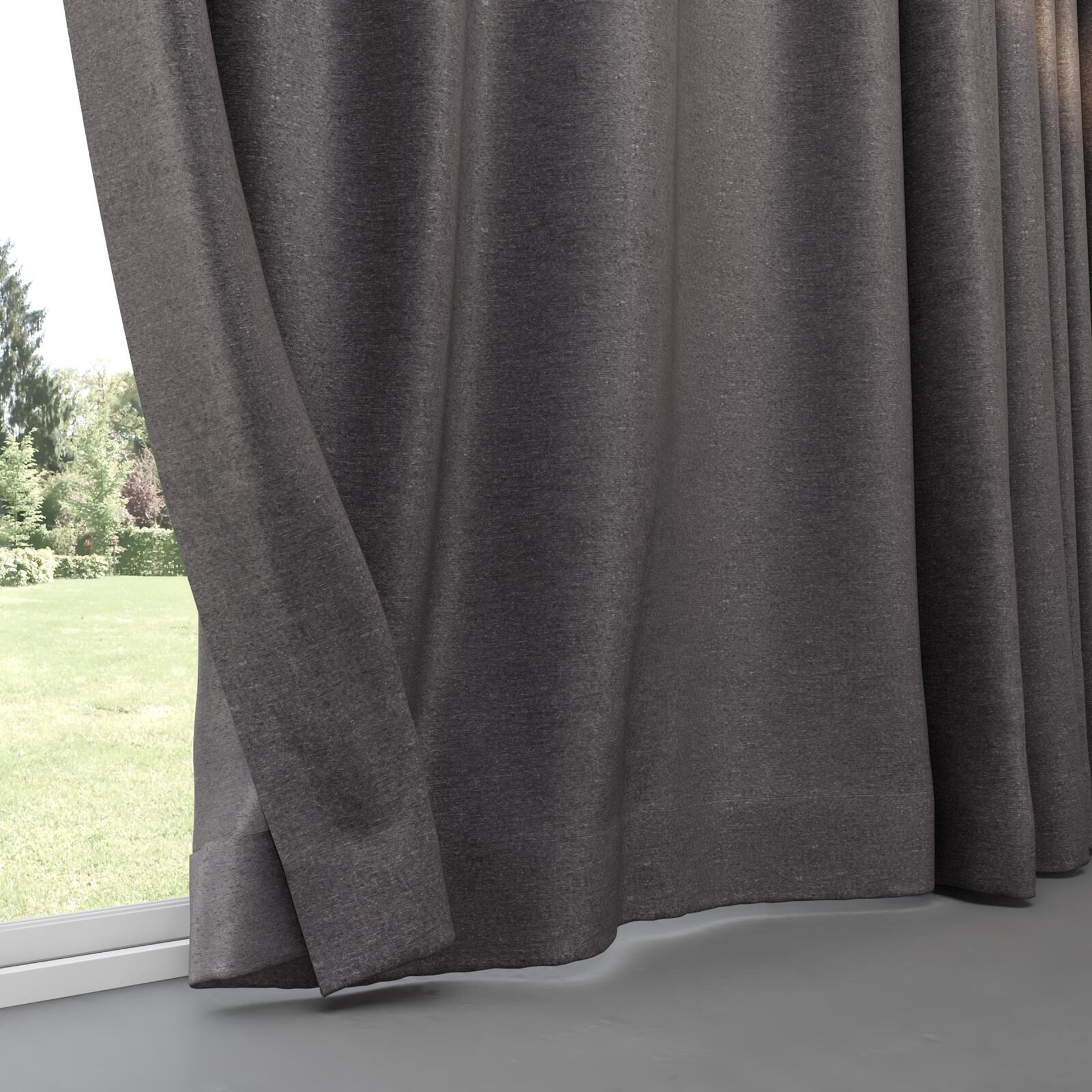 Bottom view of Lambada Metal, pinch pleat