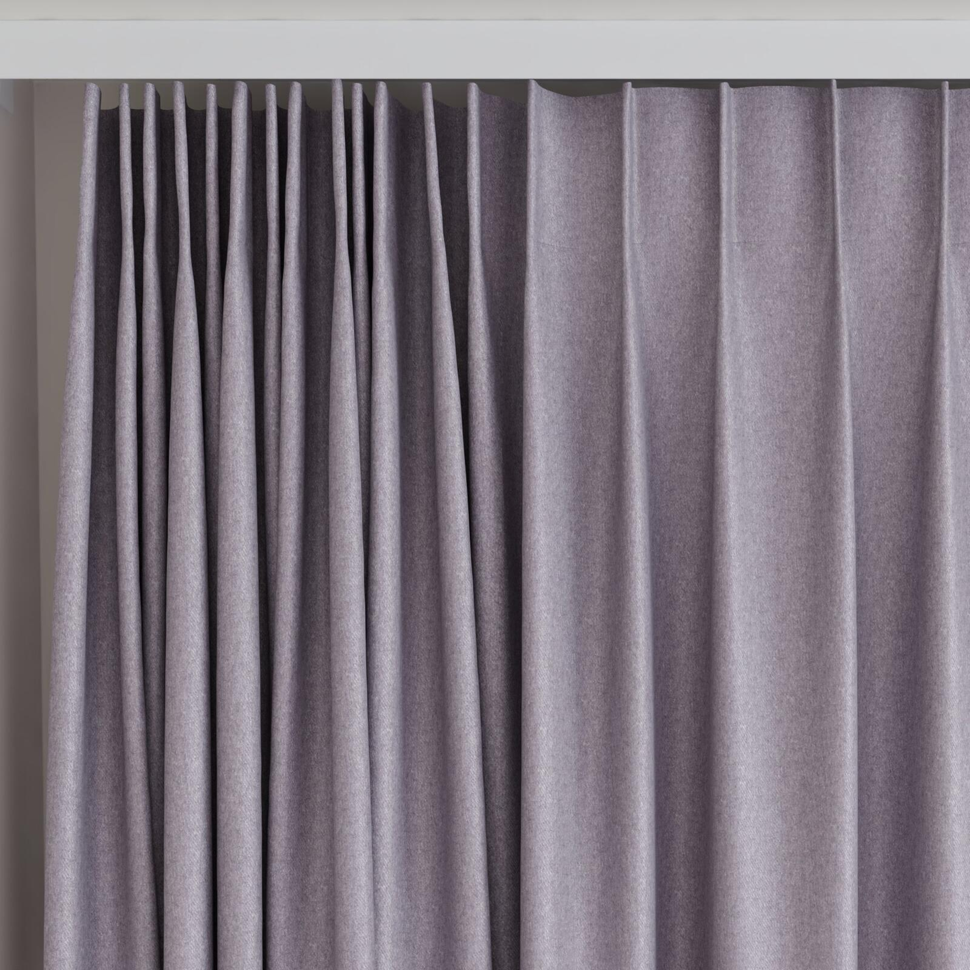 Top view of Woolly/Woolen Quartz, on curtain rail