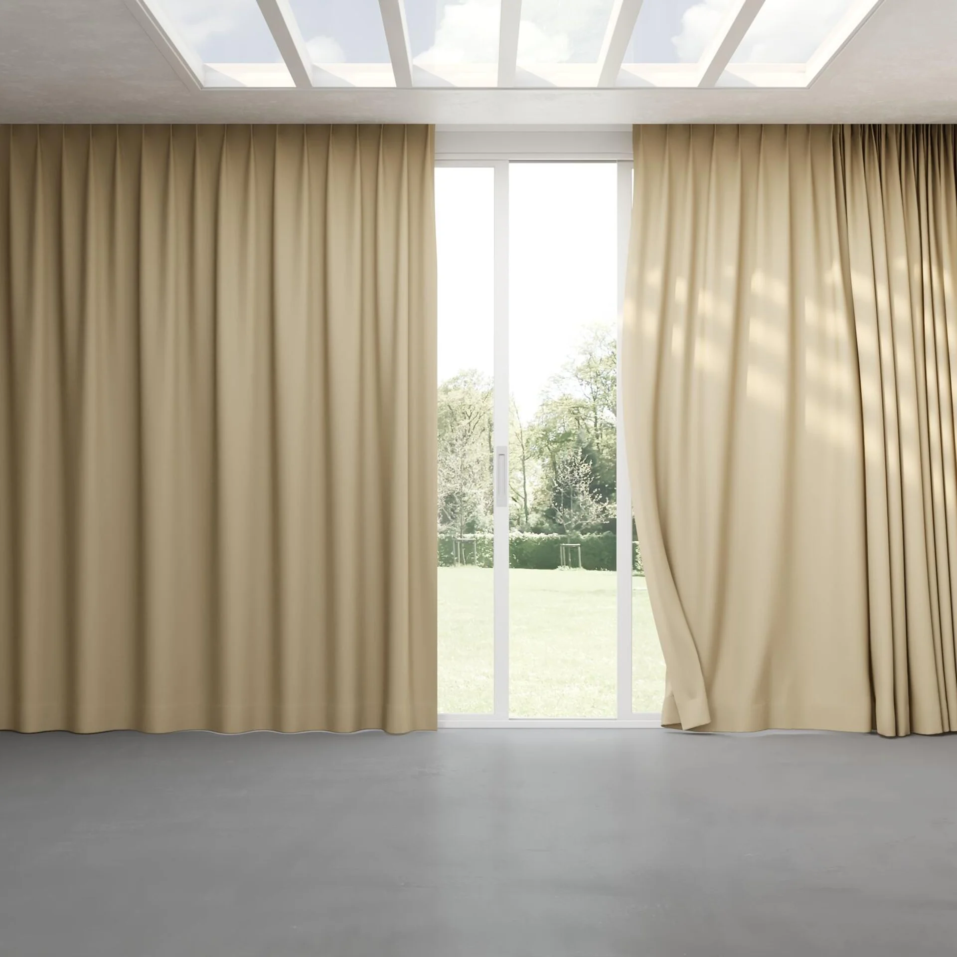 Full view of Luxo Plaza, pinch pleat