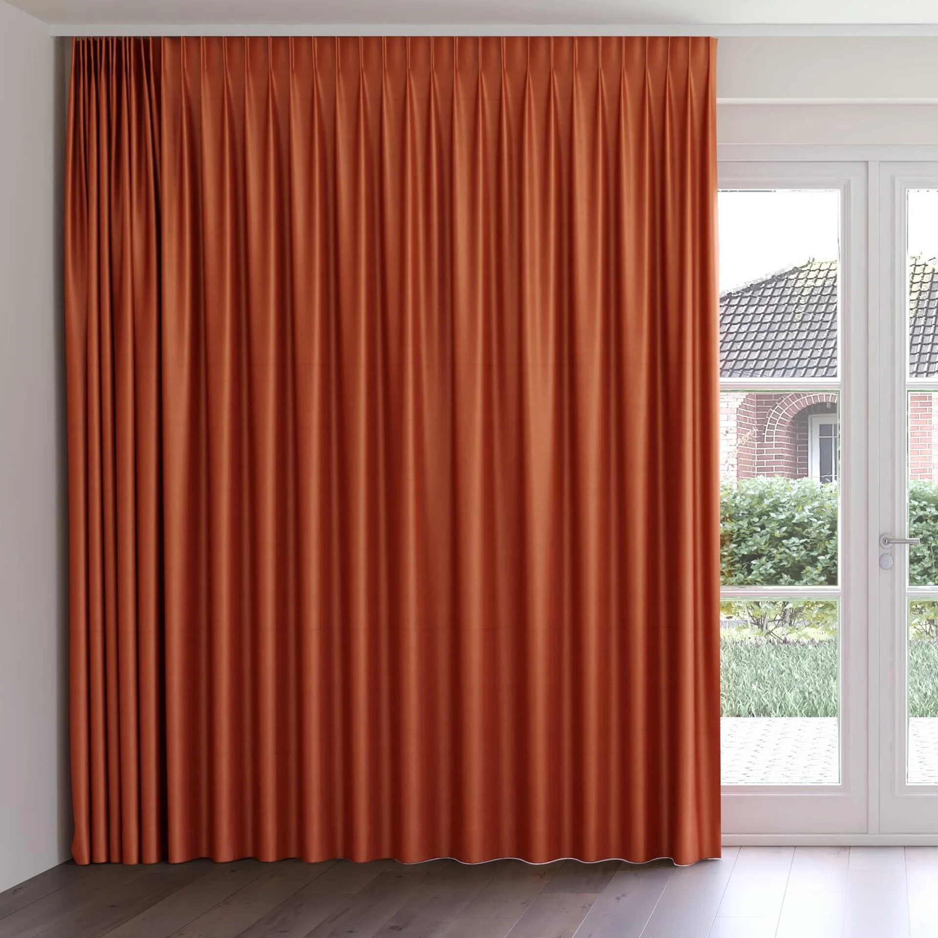 Front view of Warlock Chili, on curtain rail