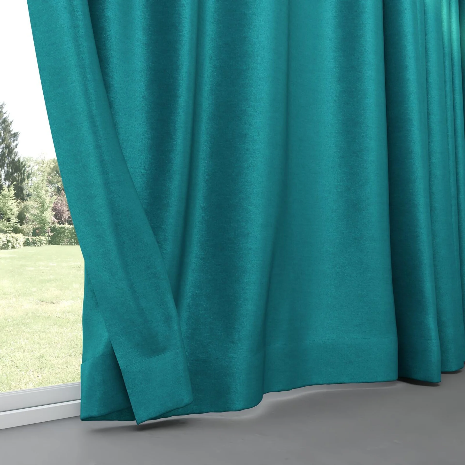 Bottom view of Drama Peacock, pinch pleat