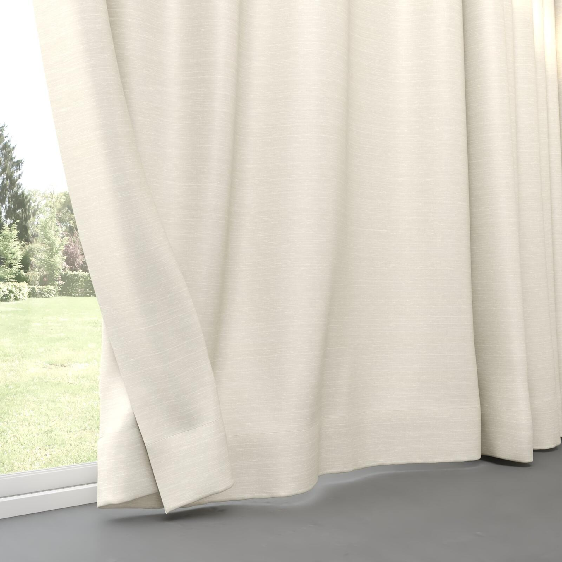 Bottom view of Silky Pearl, pinch pleat