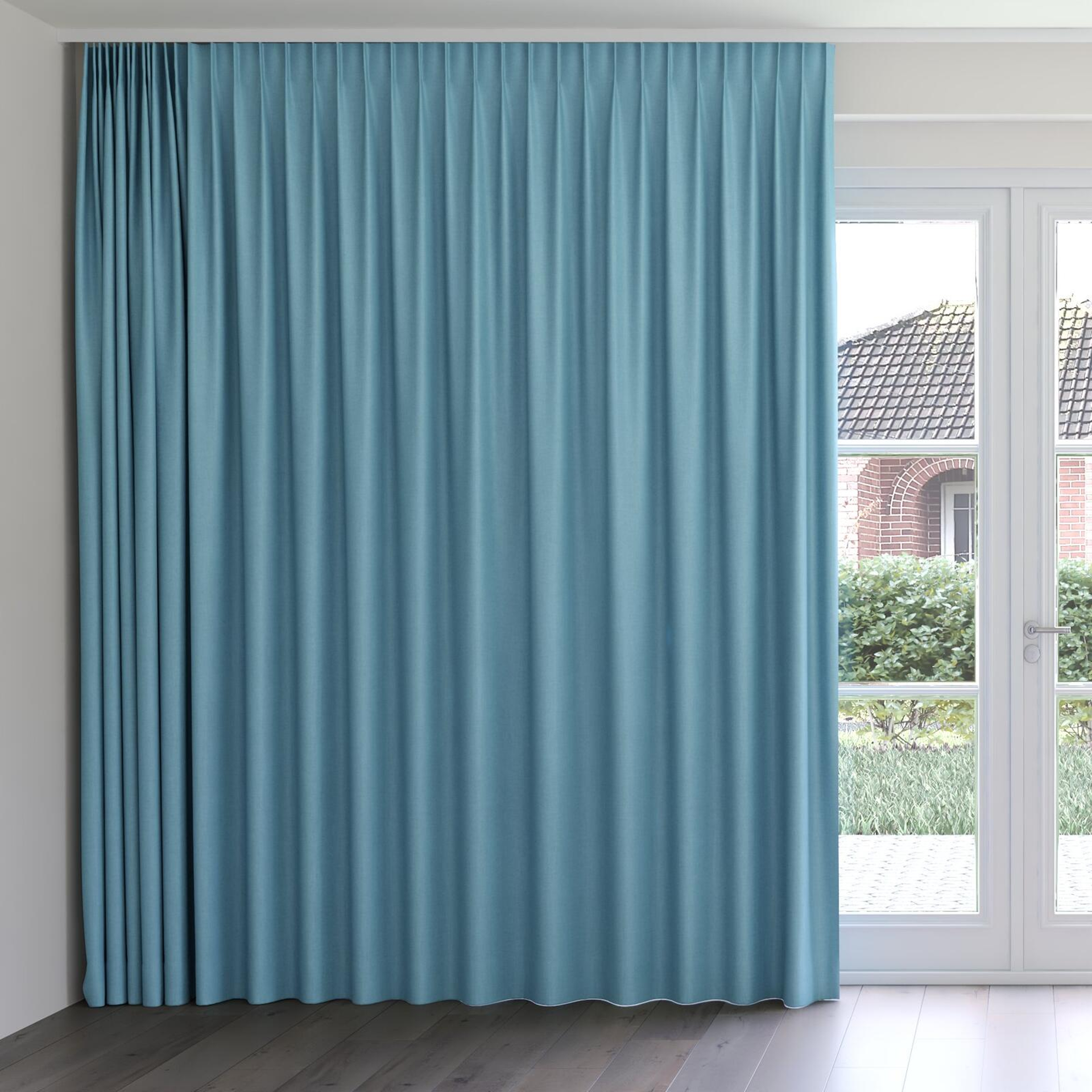 Front view of Cushy Niagara, on curtain rail