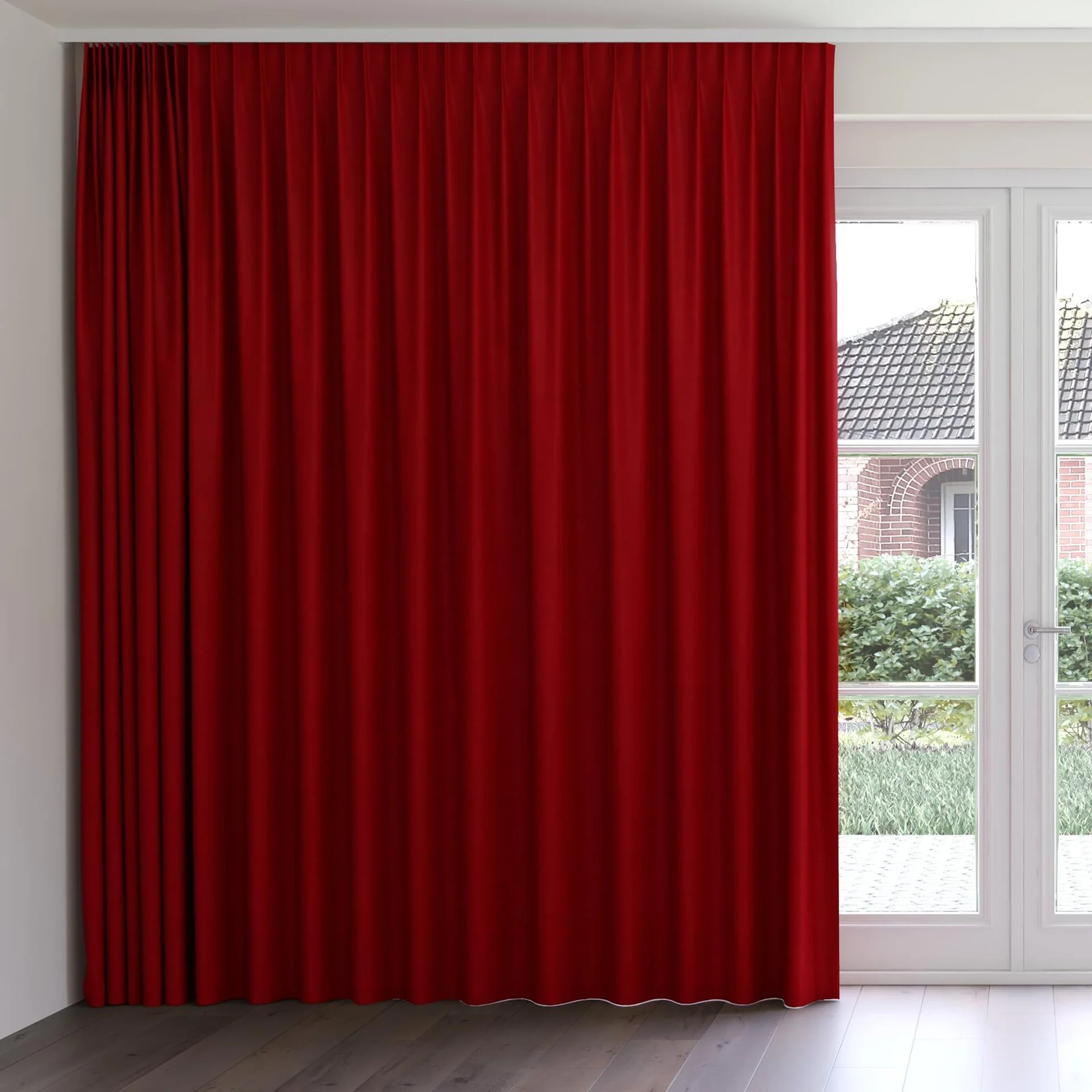 Front view of Lech Flame, on curtain rail