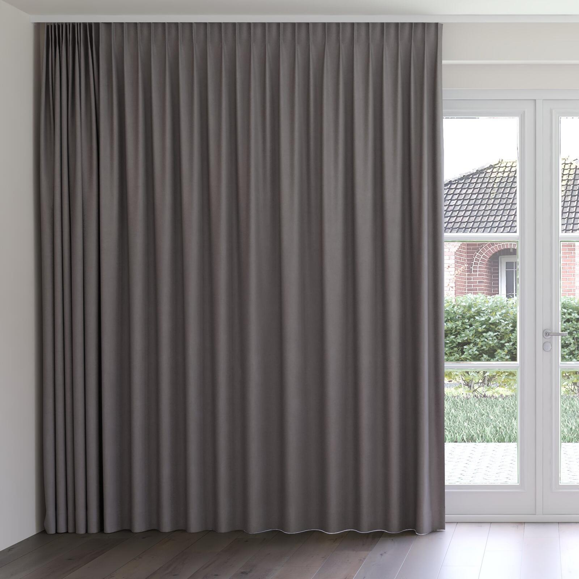 Front view of Peak Mouse, on curtain rail