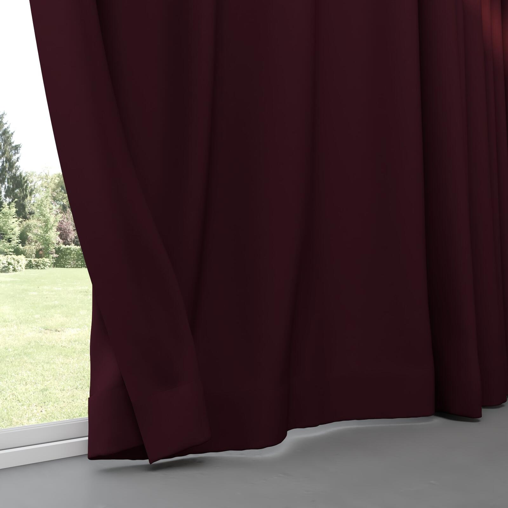 Bottom view of Vela Aubergine, pinch pleat