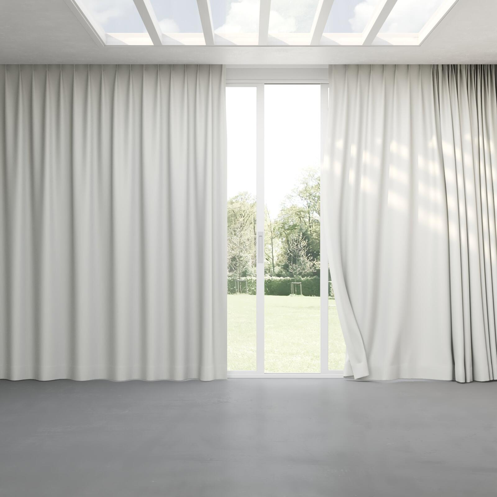 Full view of Dream Weaver 300 Micro, pinch pleat