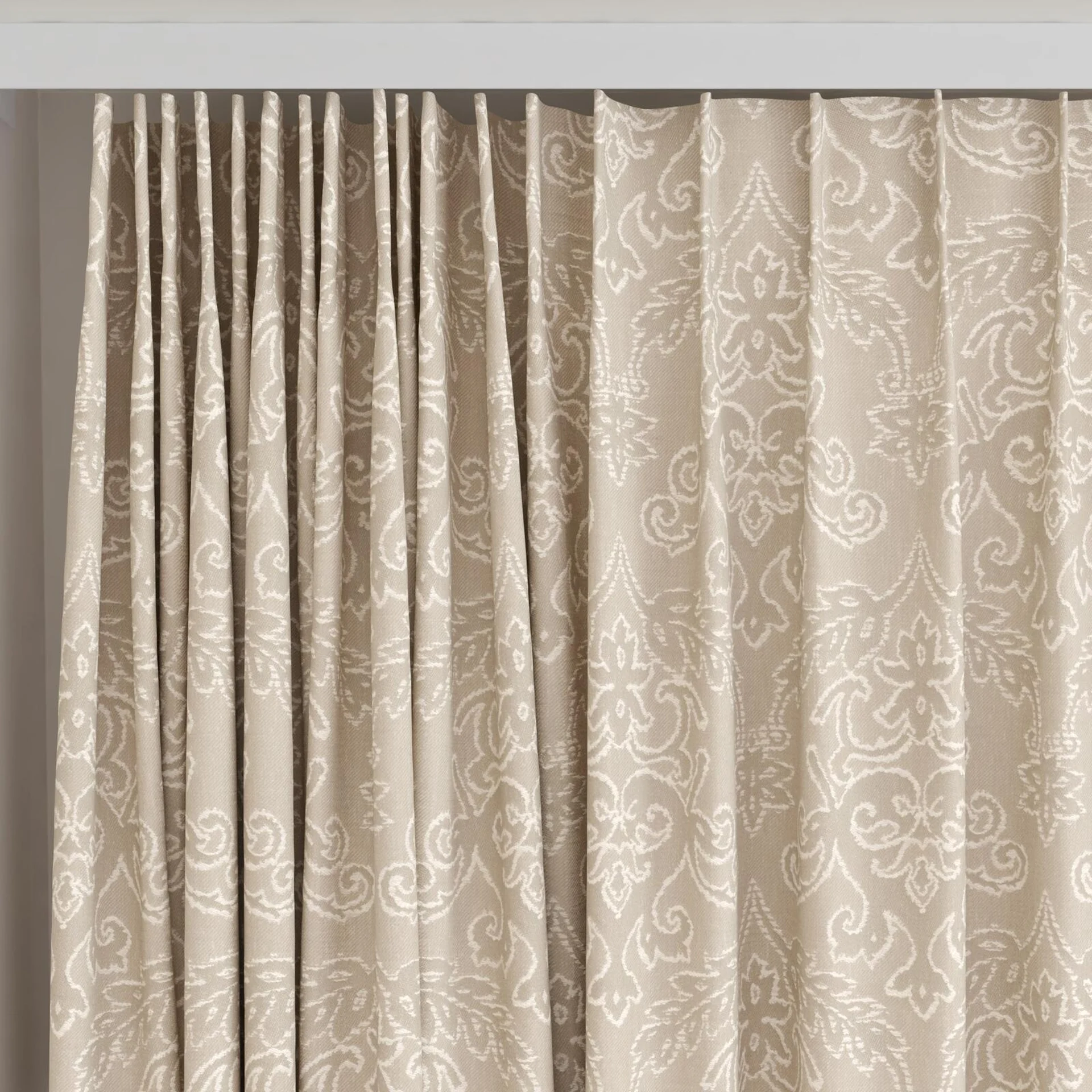 Top view of Notting Hill Latte, on curtain rail