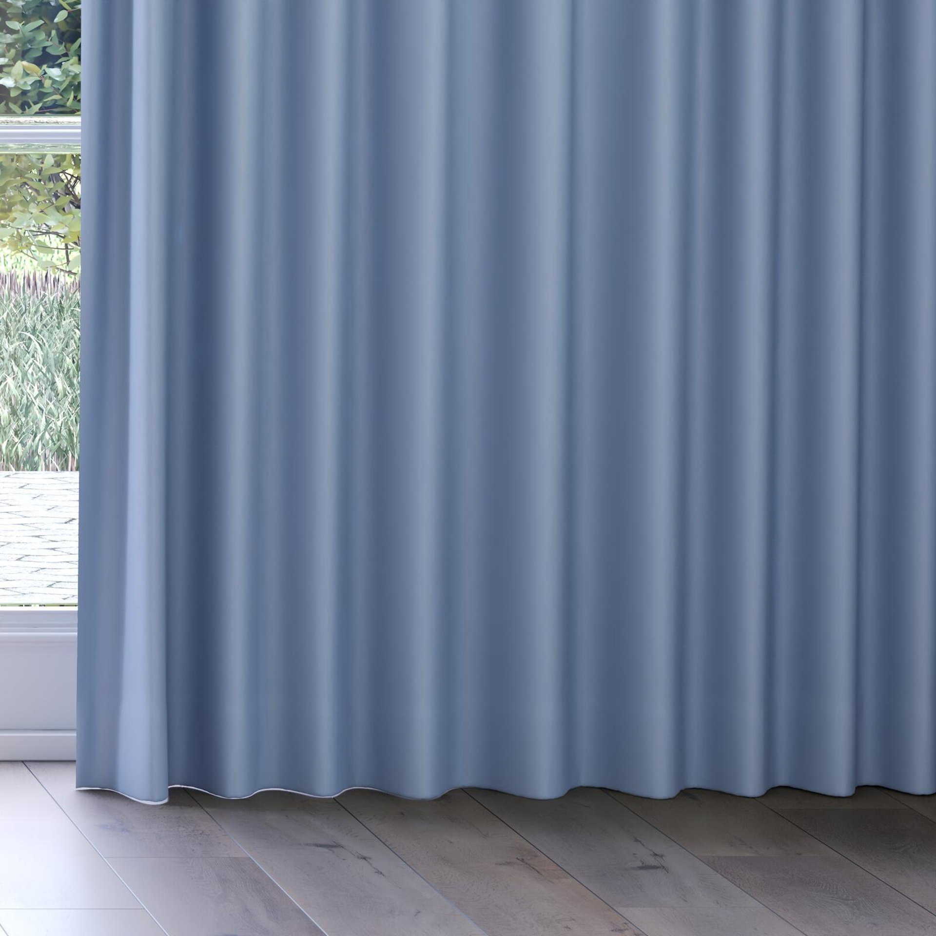 Bottom view of Vesta Ocean, on curtain rail