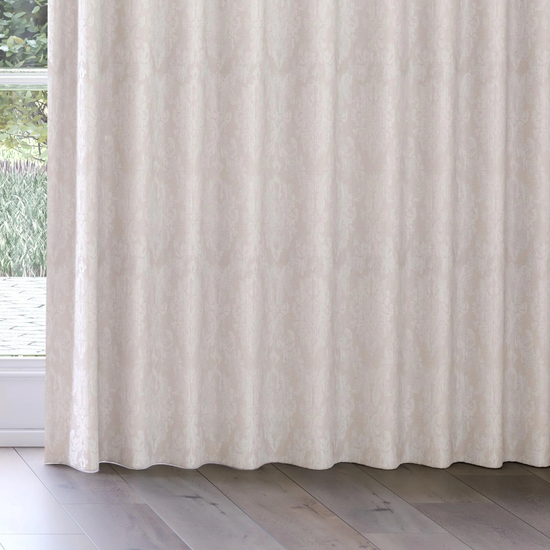 Bottom view of Damian Sand, on curtain rail
