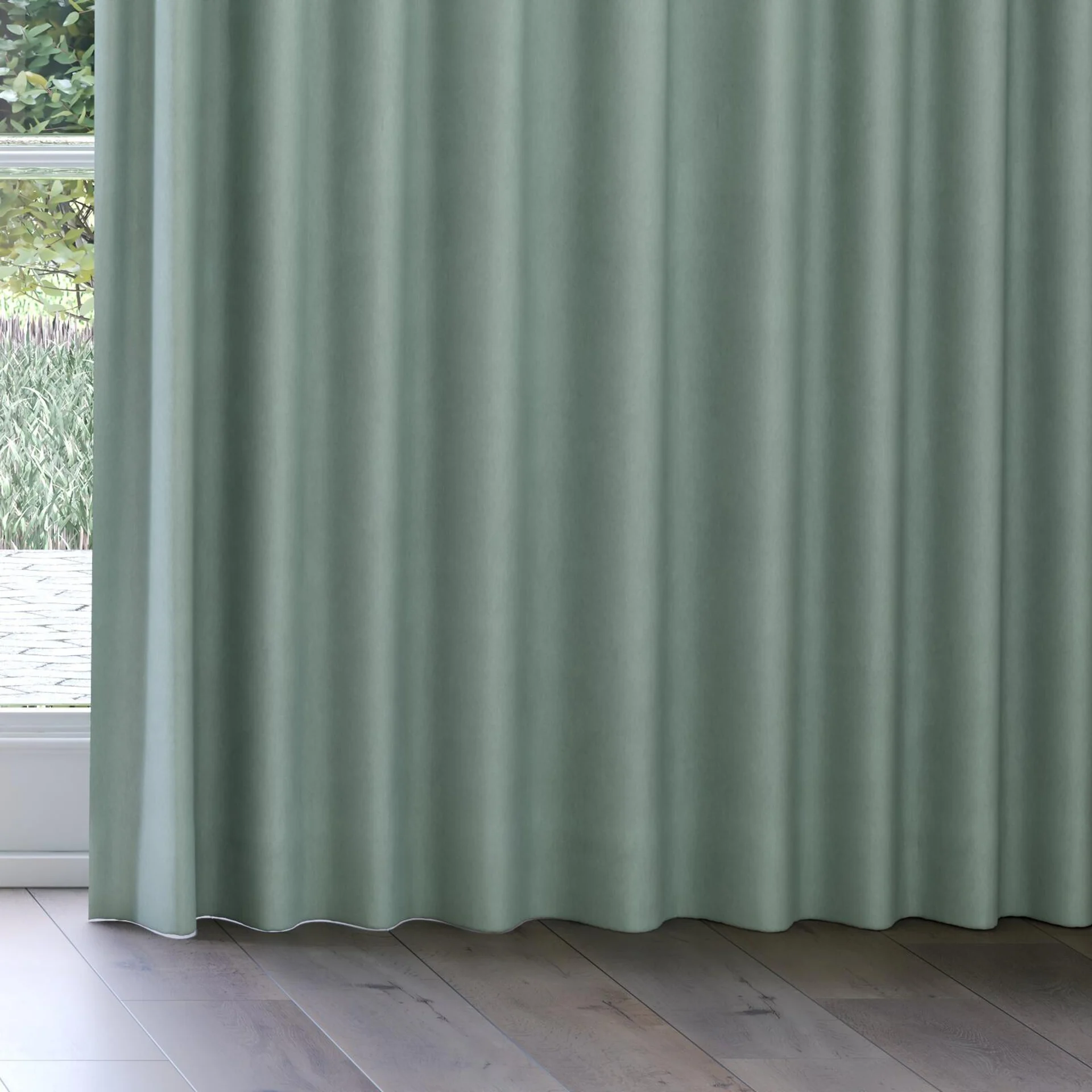 Bottom view of Lech Mineral, on curtain rail