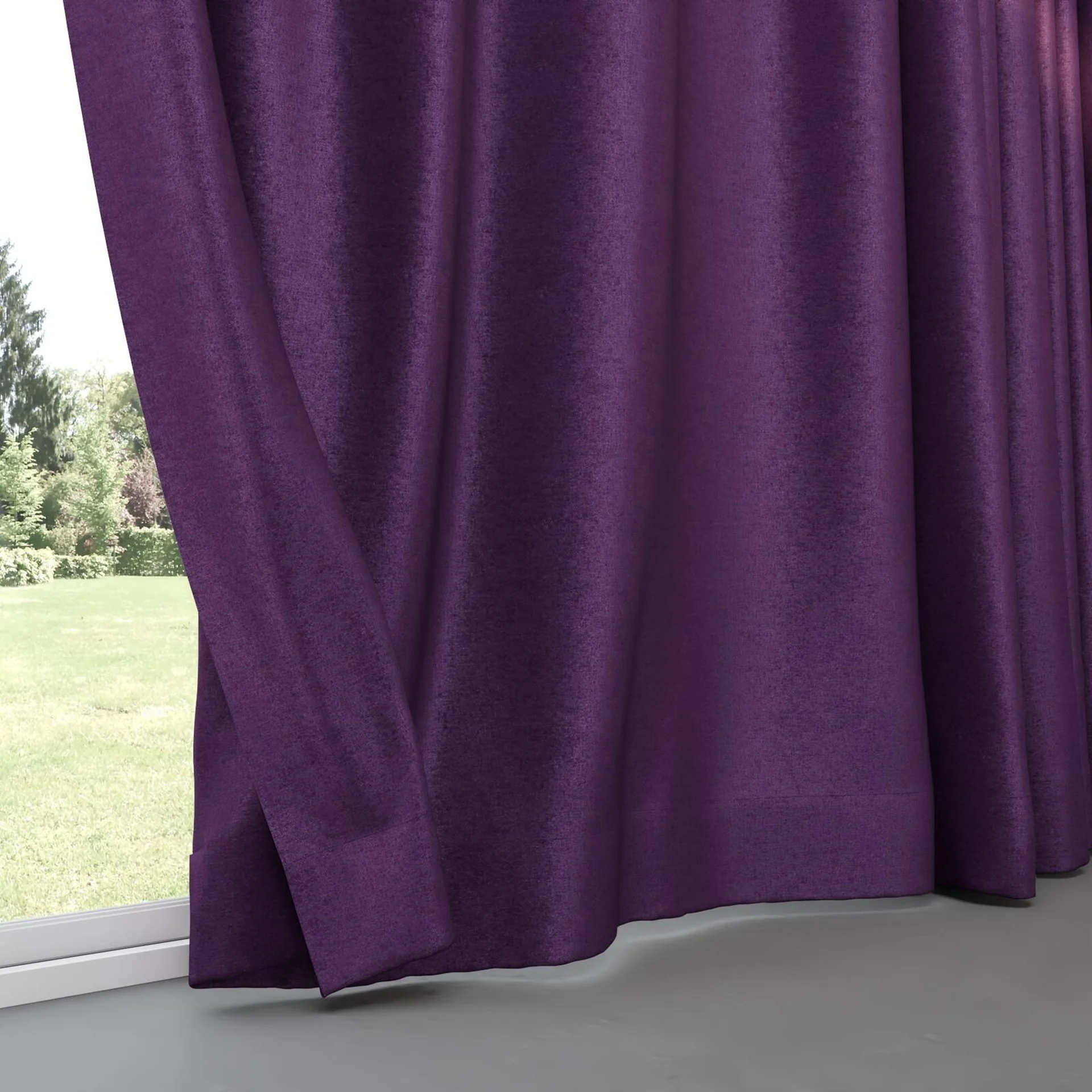Bottom view of Drama Imperial, pinch pleat