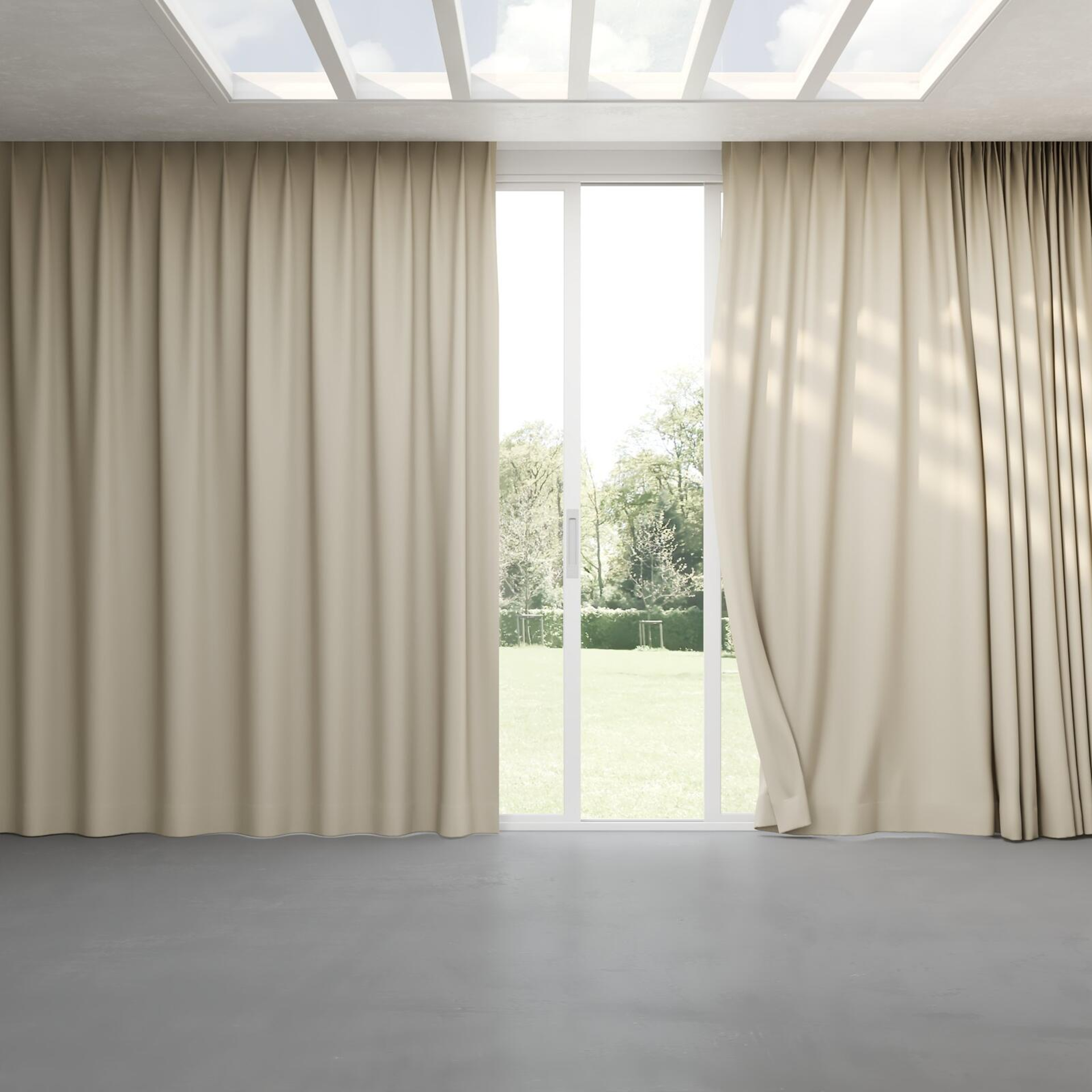 Full view of Vela Oyster, pinch pleat