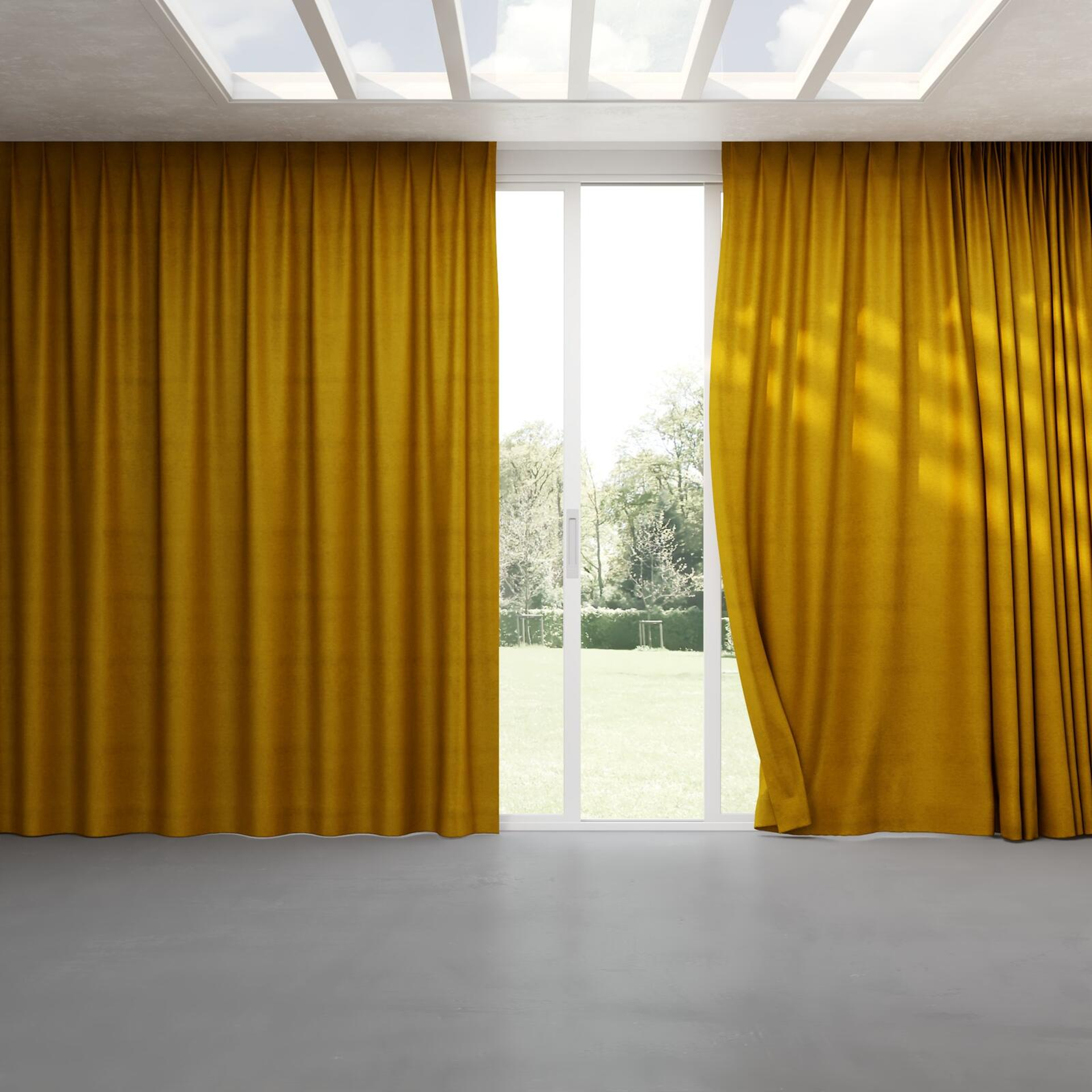 Full view of Baron Gold, pinch pleat