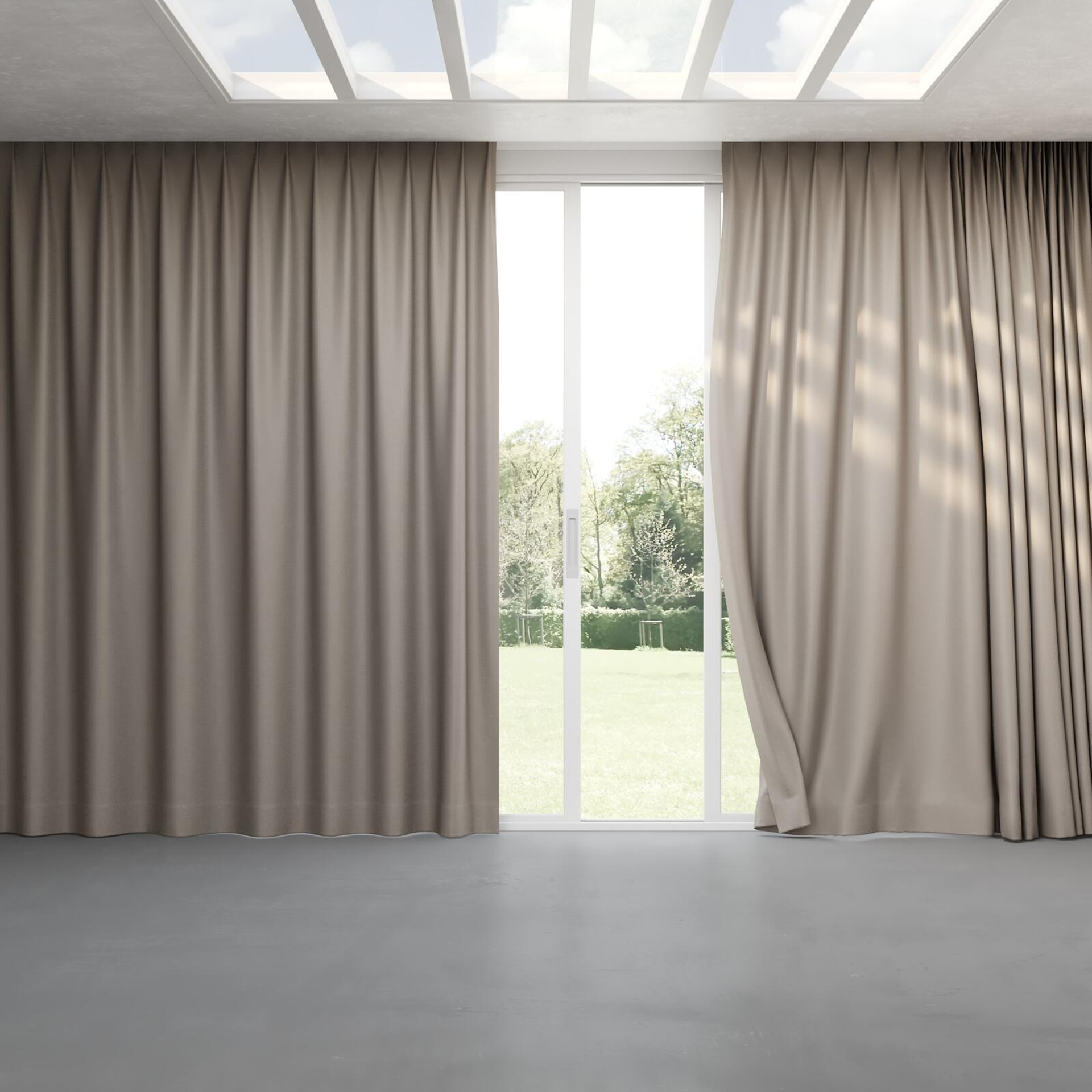 Full view of Silk Road Aloy, pinch pleat