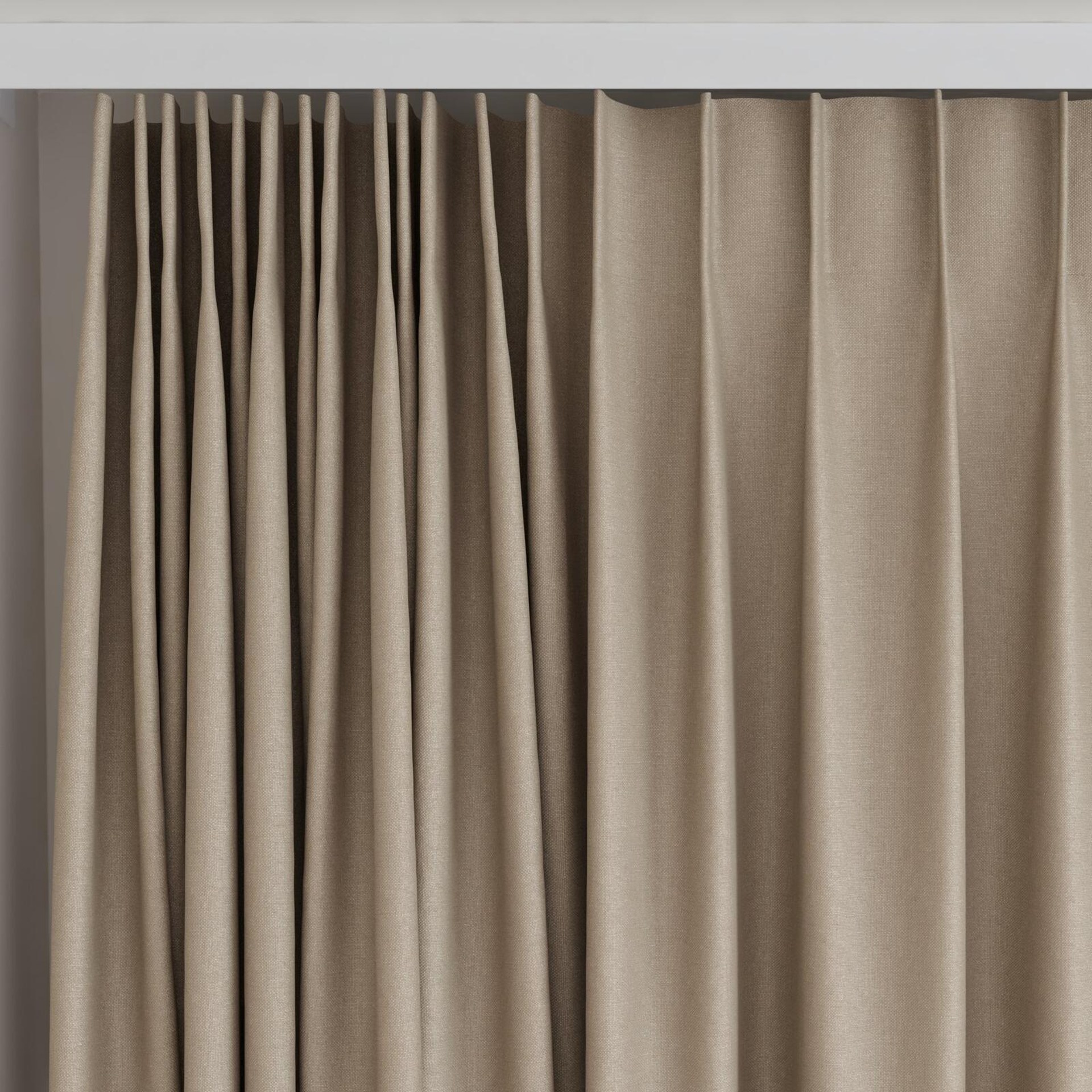 Top view of Brugge Camel, on curtain rail