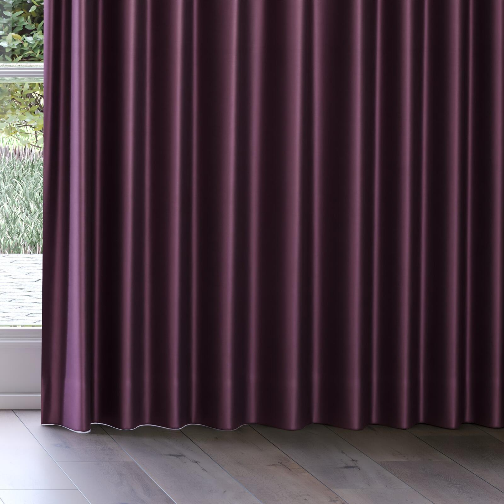 Bottom view of Mont Blanc Viola, on curtain rail