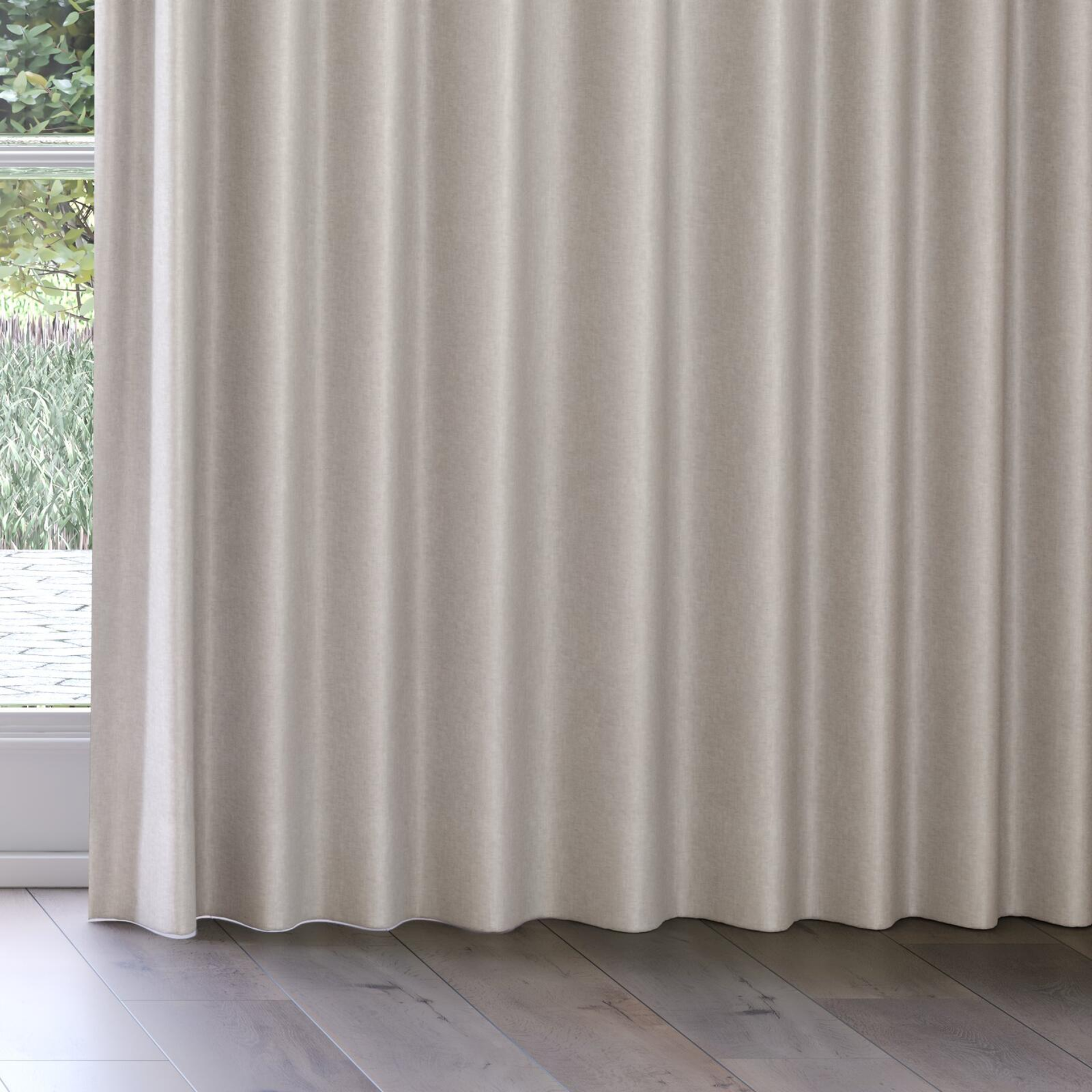 Bottom view of Glamour Oyster, on curtain rail