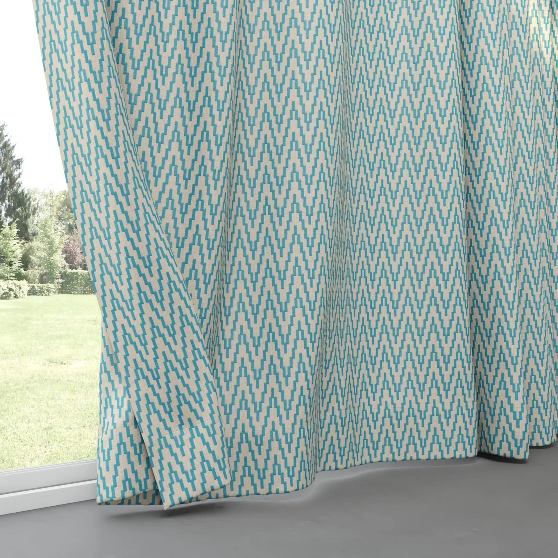 Bottom view of Running Reef, pinch pleat