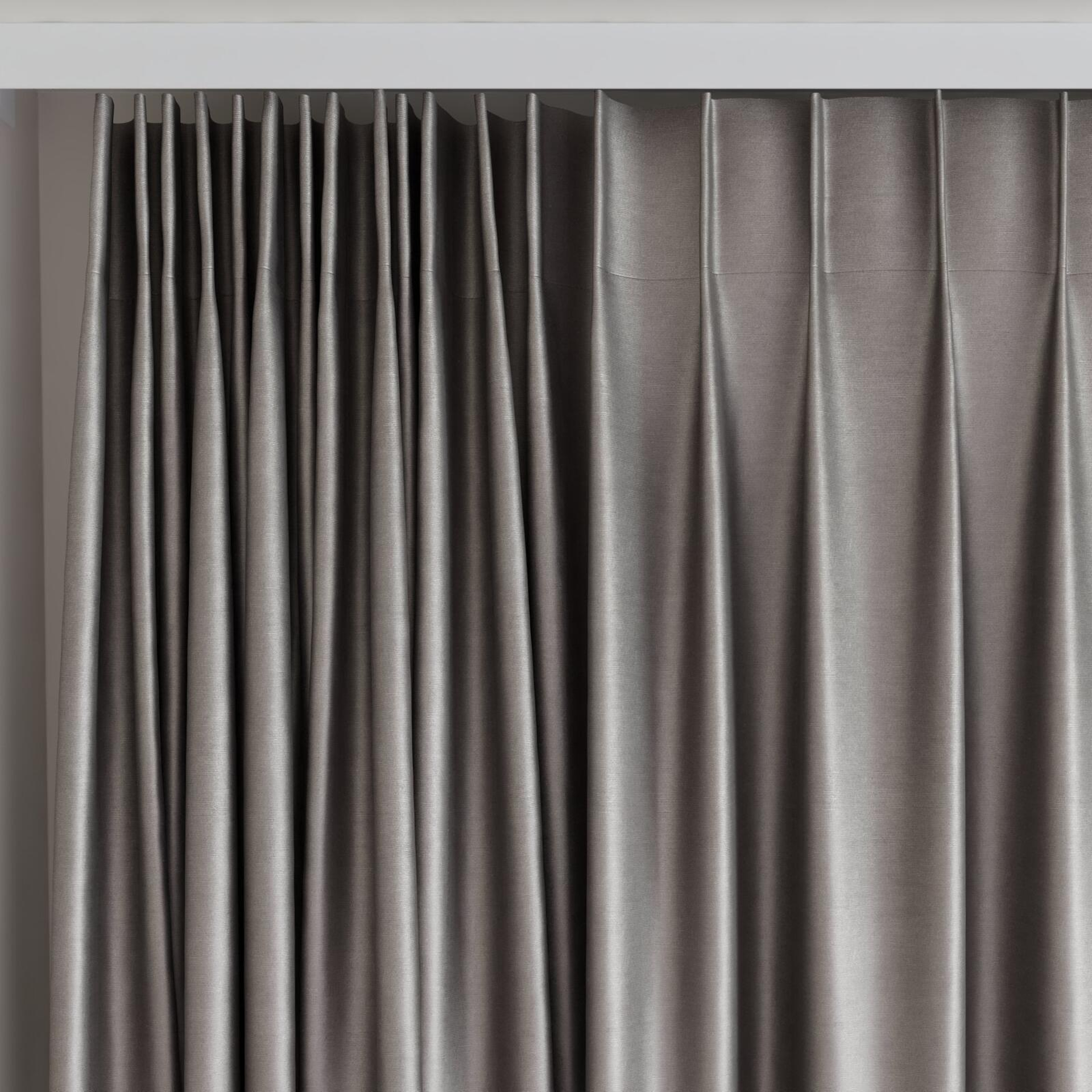 Top view of Mont Blanc Seal, on curtain rail