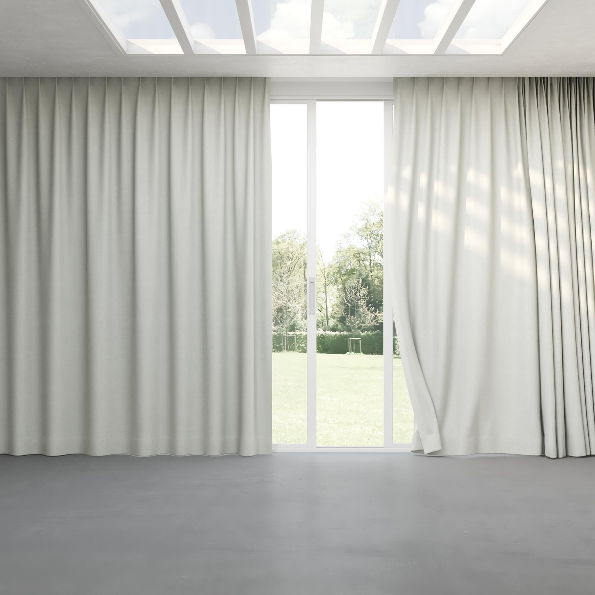 Full view of Peak Cloud, pinch pleat