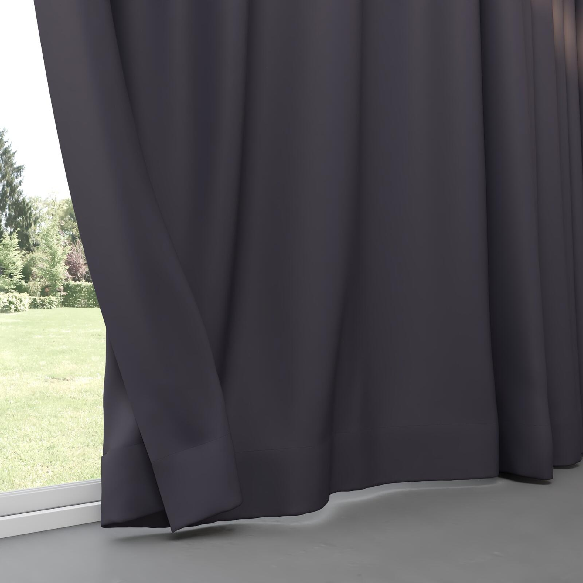 Bottom view of Vesta Ebony, pinch pleat